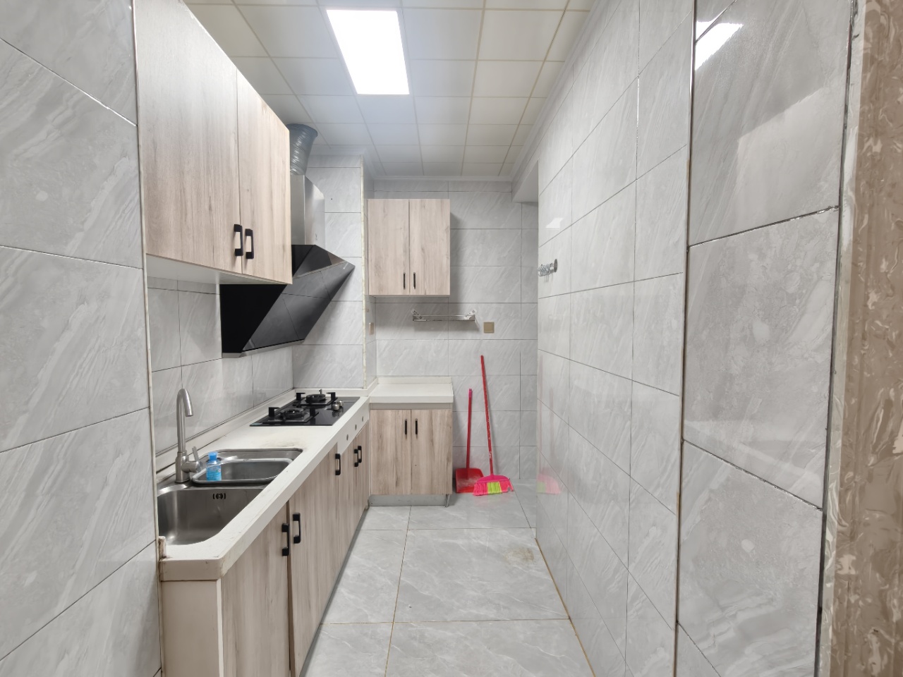 鑫生棕榈泉国际公馆  3室2厅1卫    2600.0元/月室内图