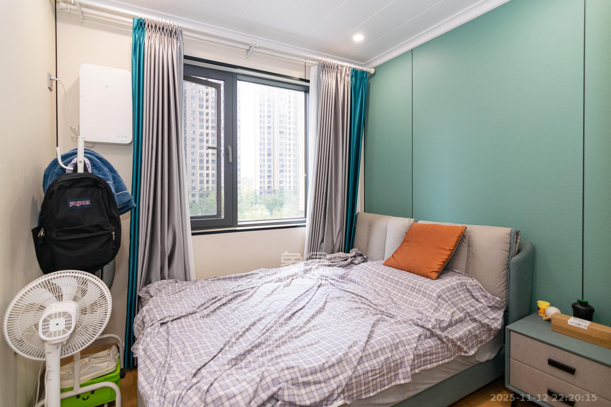 金地三千府(金地湖山樾、金地自在城) 4室3厅3卫 92.0万 金地三千府(金地湖山樾、金地自在城) 4室3厅3卫 92.0万卧室