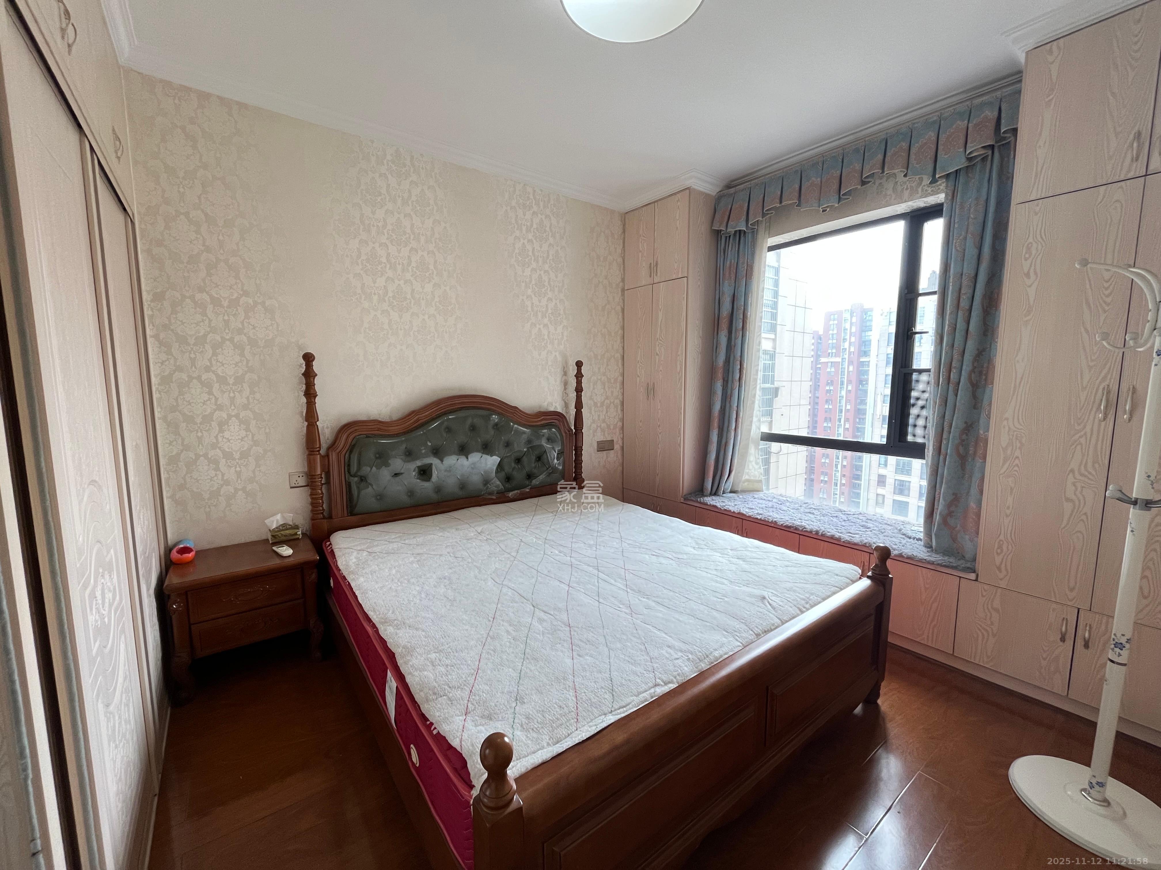 印山蓝色海岸  3室2厅2卫    2300.0元/月室内图