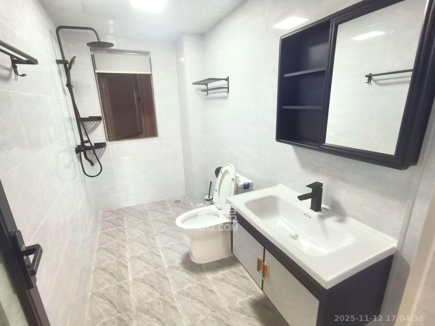 阳光城尚东湾凌云府  3室2厅2卫    2400.0元/月室内图