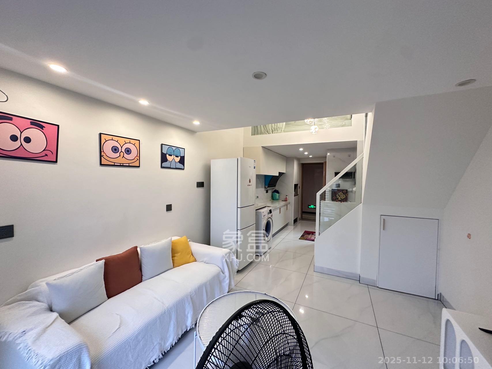 卓越江岸  2室1厅1卫    2500.0元/月室内图