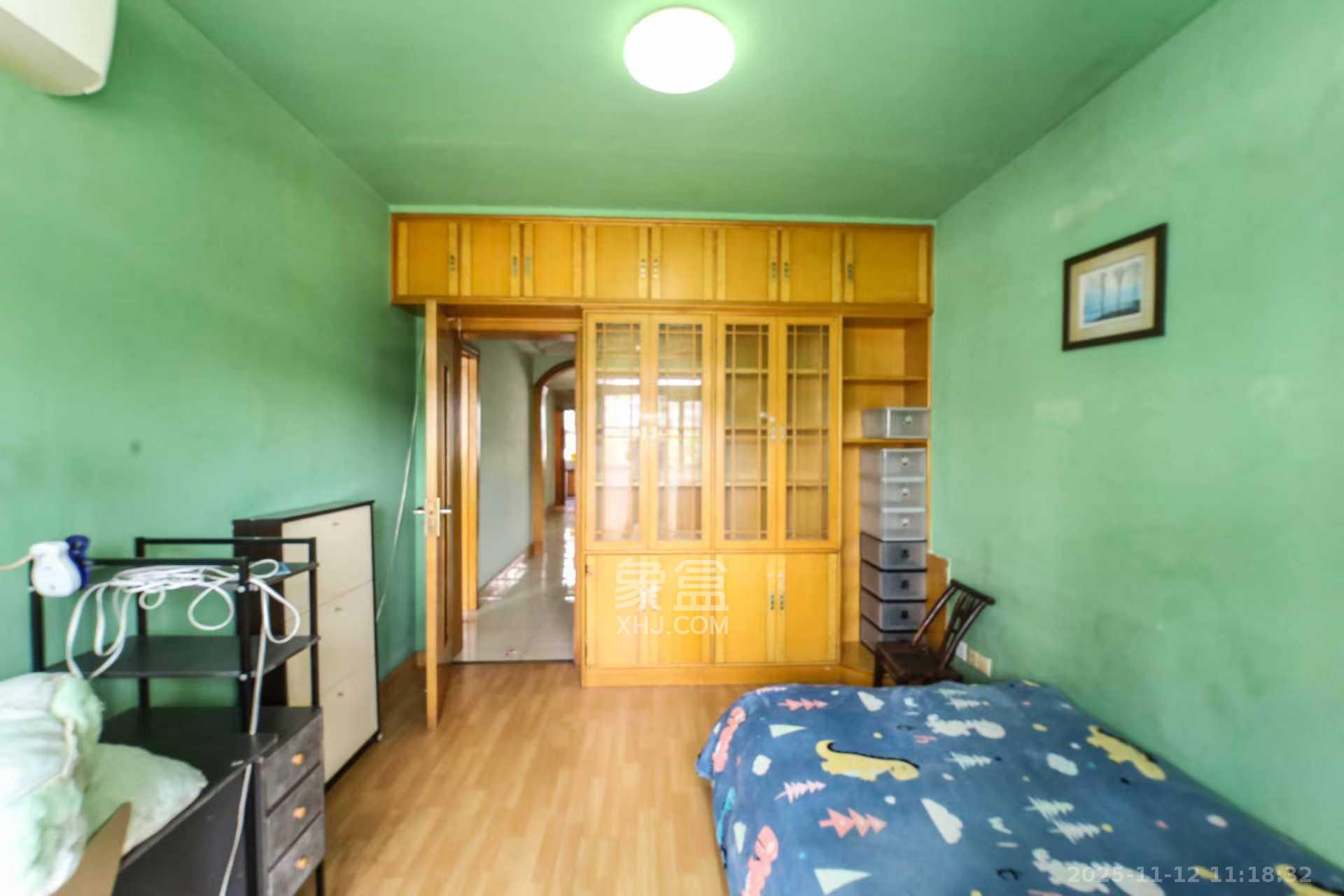 德政园  3室2厅2卫    1800.0元/月室内图