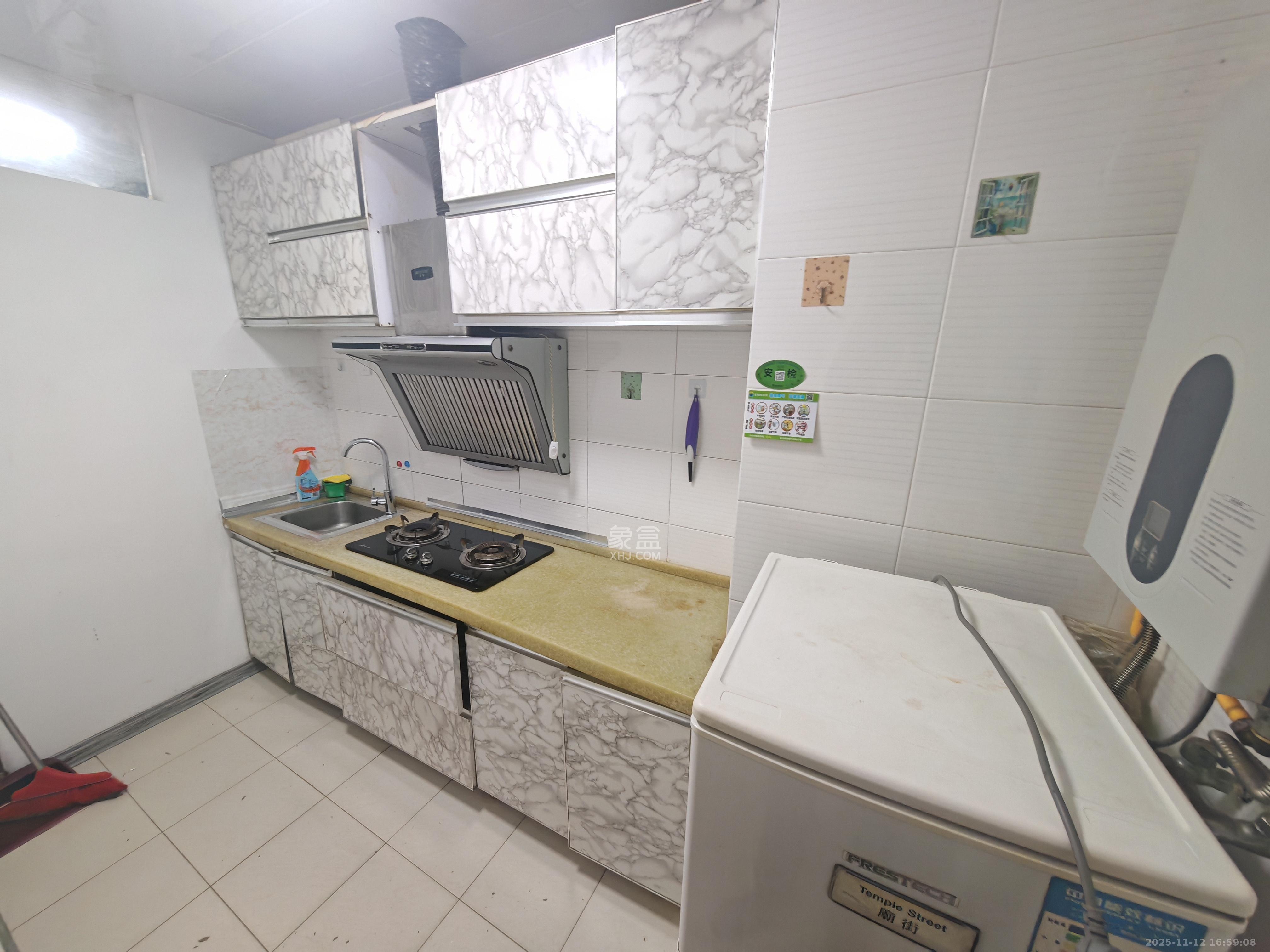 汀兰雅苑  1室1厅1卫    1800.0元/月室内图