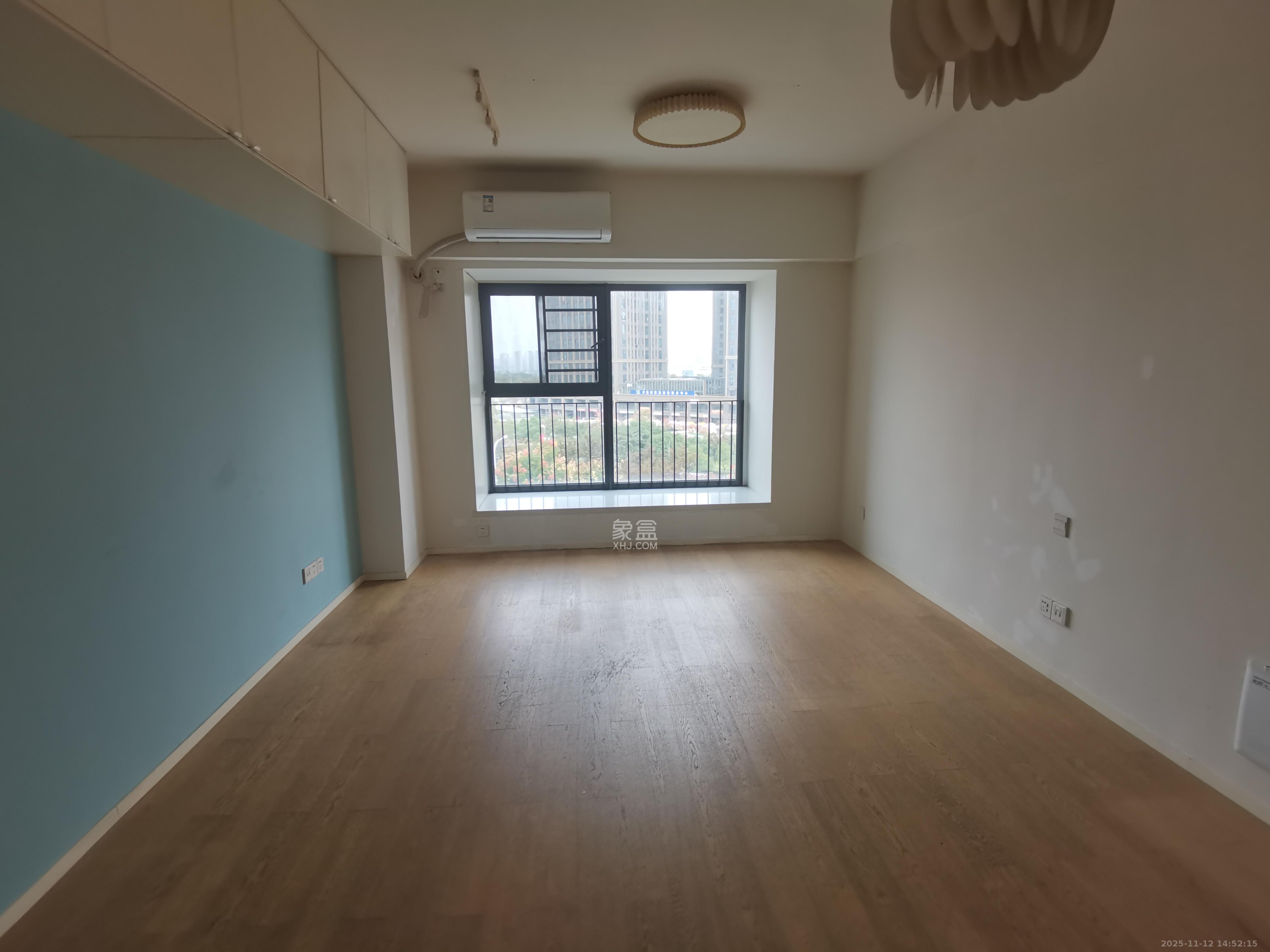 荟聚之光  1室1厅1卫    2100.0元/月室内图1