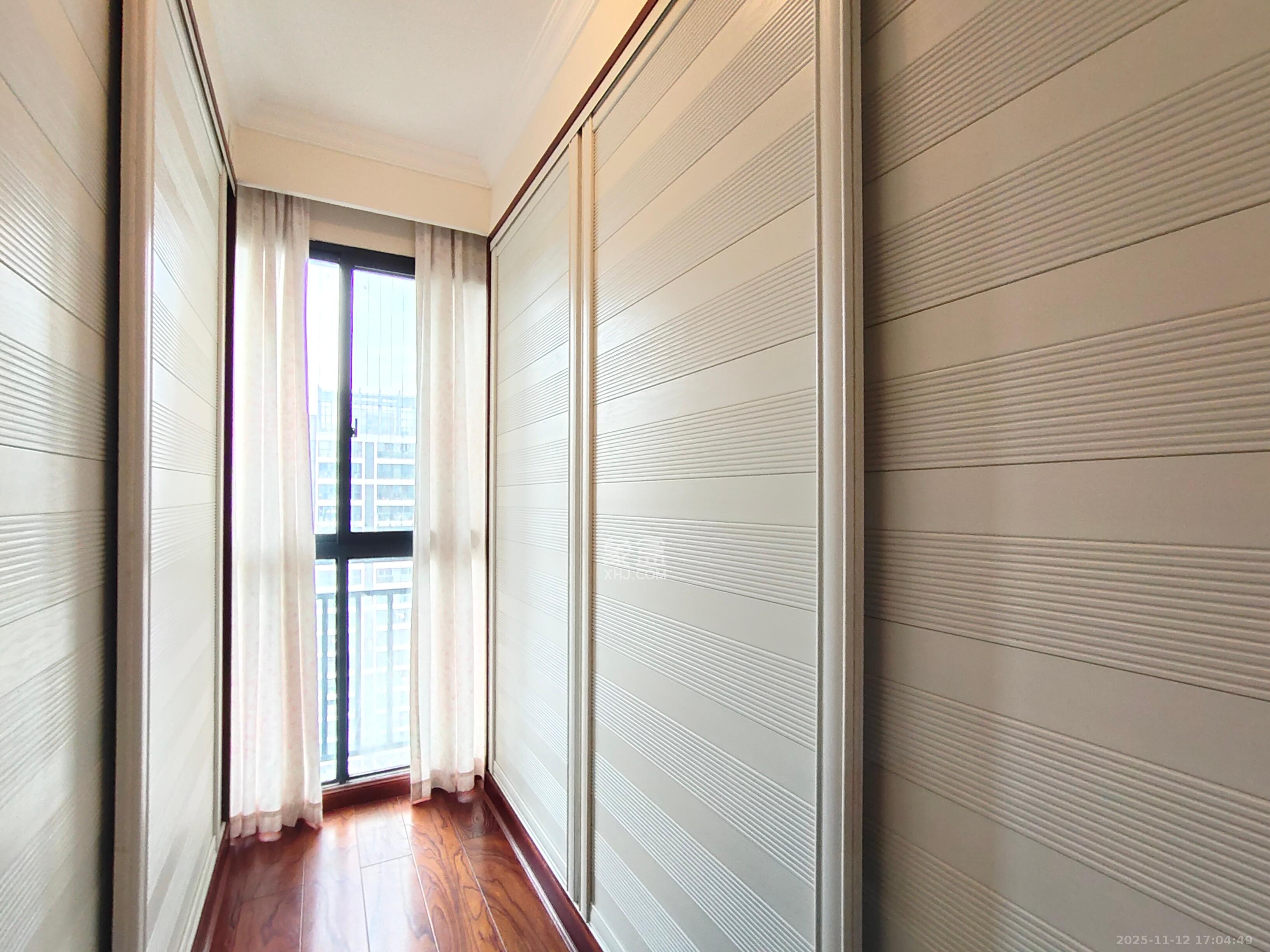 融科东南海  4室2厅2卫    4000.0元/月室内图