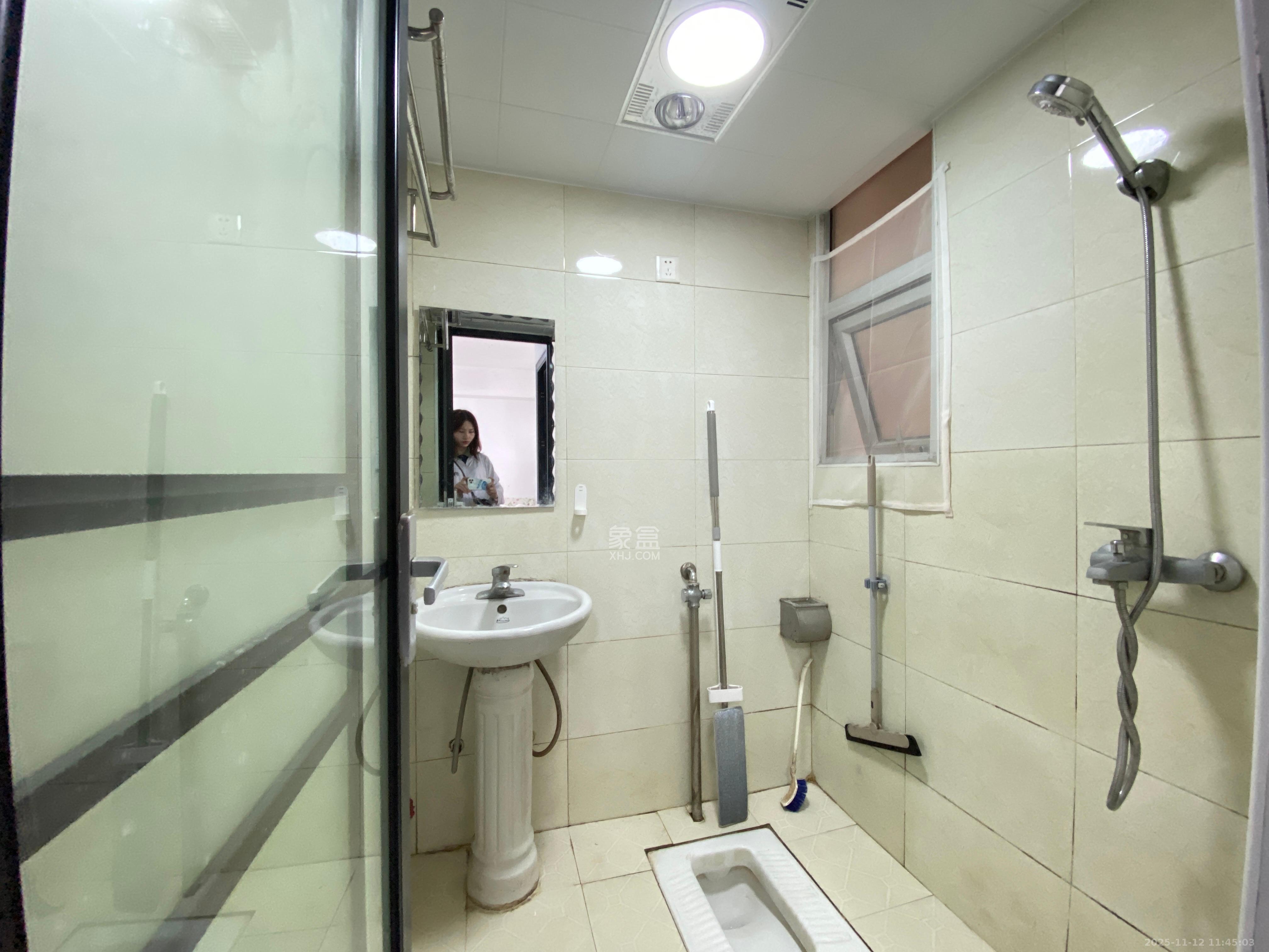 凯通国际城（凯通朝庭）  2室1厅1卫    2100.0元/月室内图