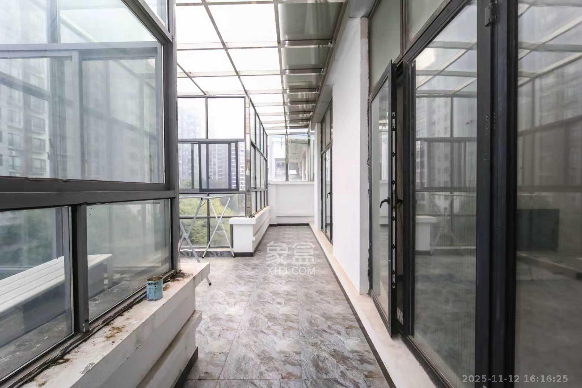 西街花园  2室1厅1卫    2500.0元/月室内图