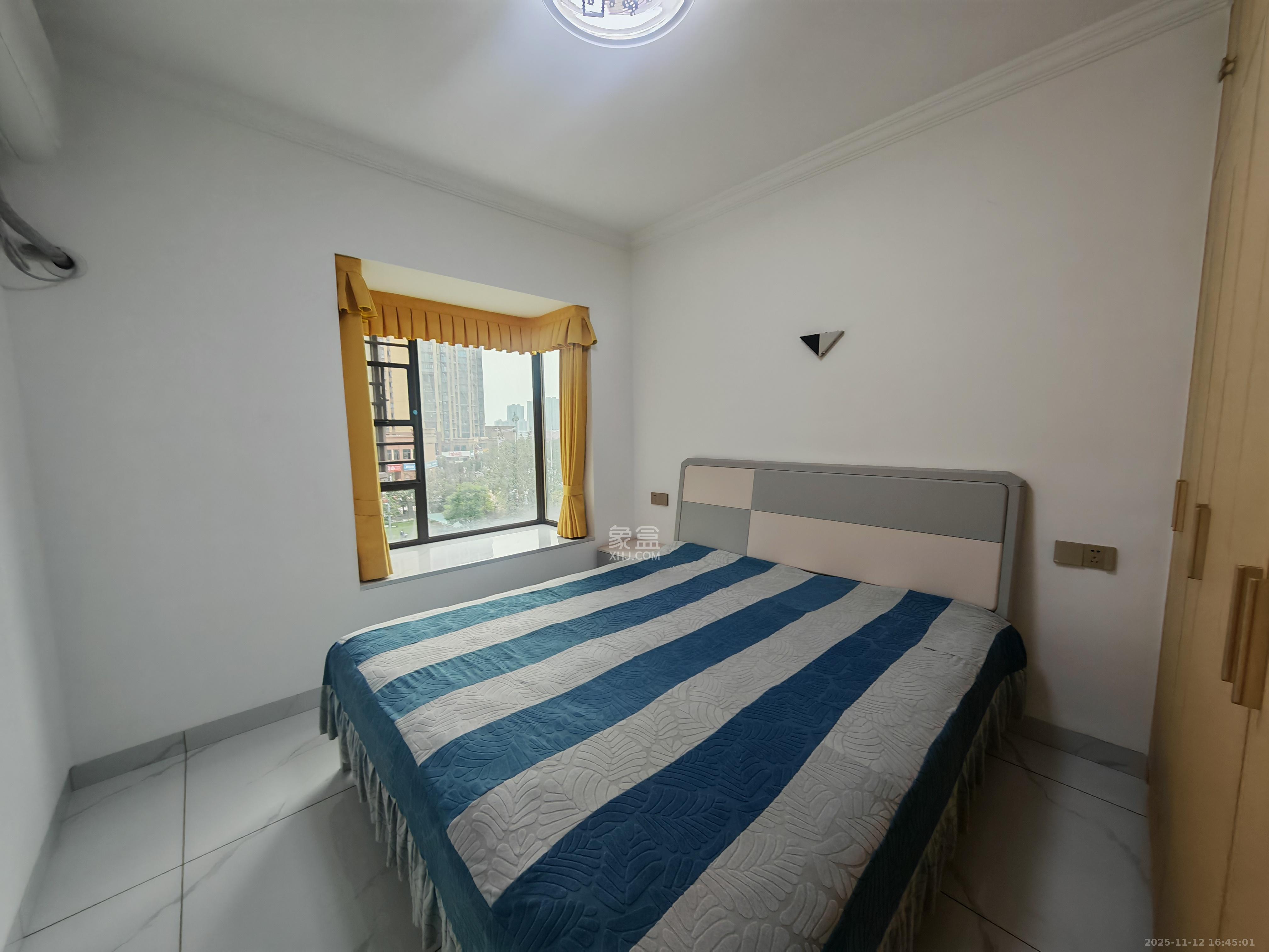 和润园三期 2室2厅1卫 2300.0元/月 和润园三期 2室2厅1卫 2300.0元/月室内图