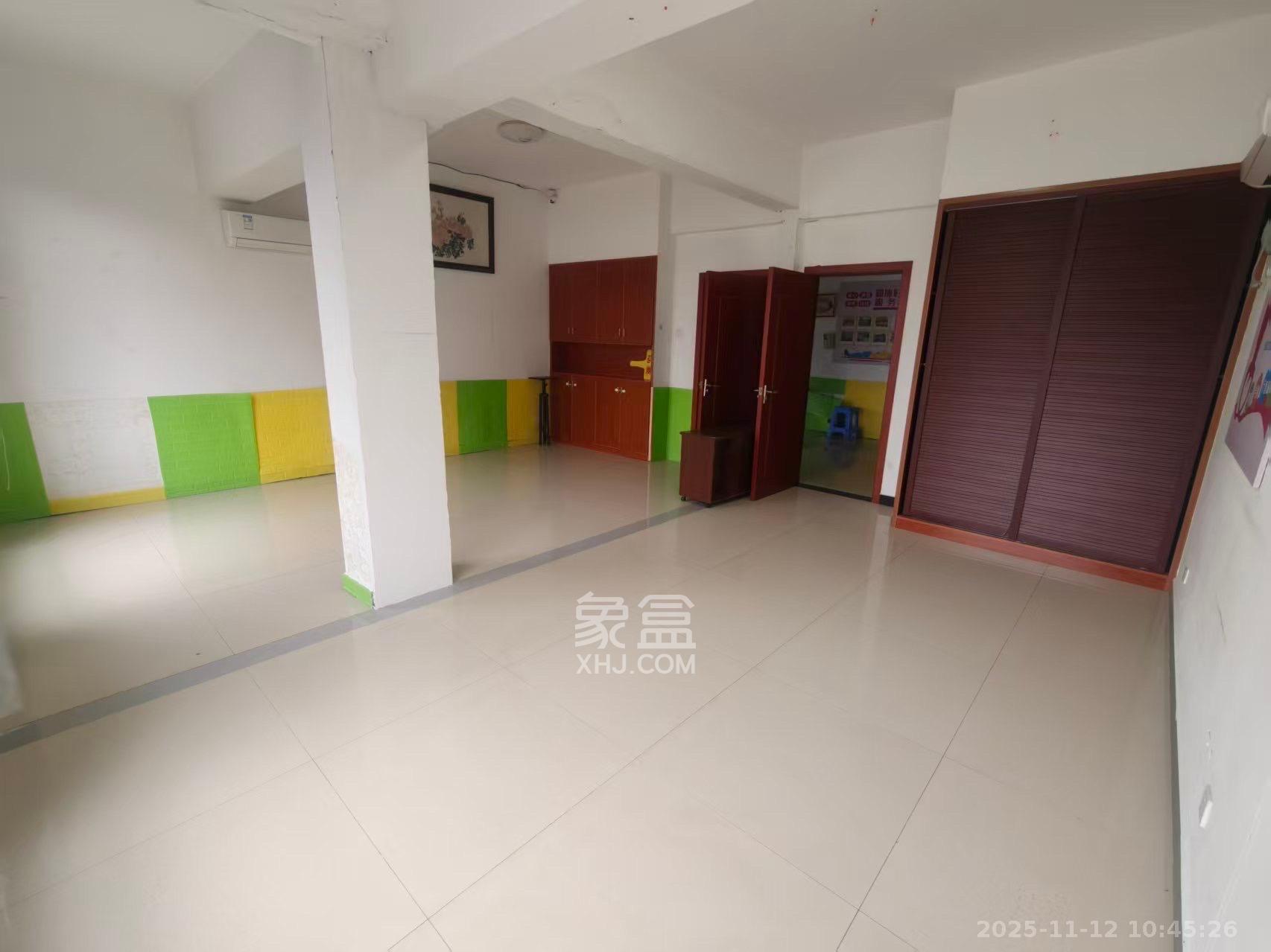 红树湾  3室2厅1卫    2200.0元/月室内图