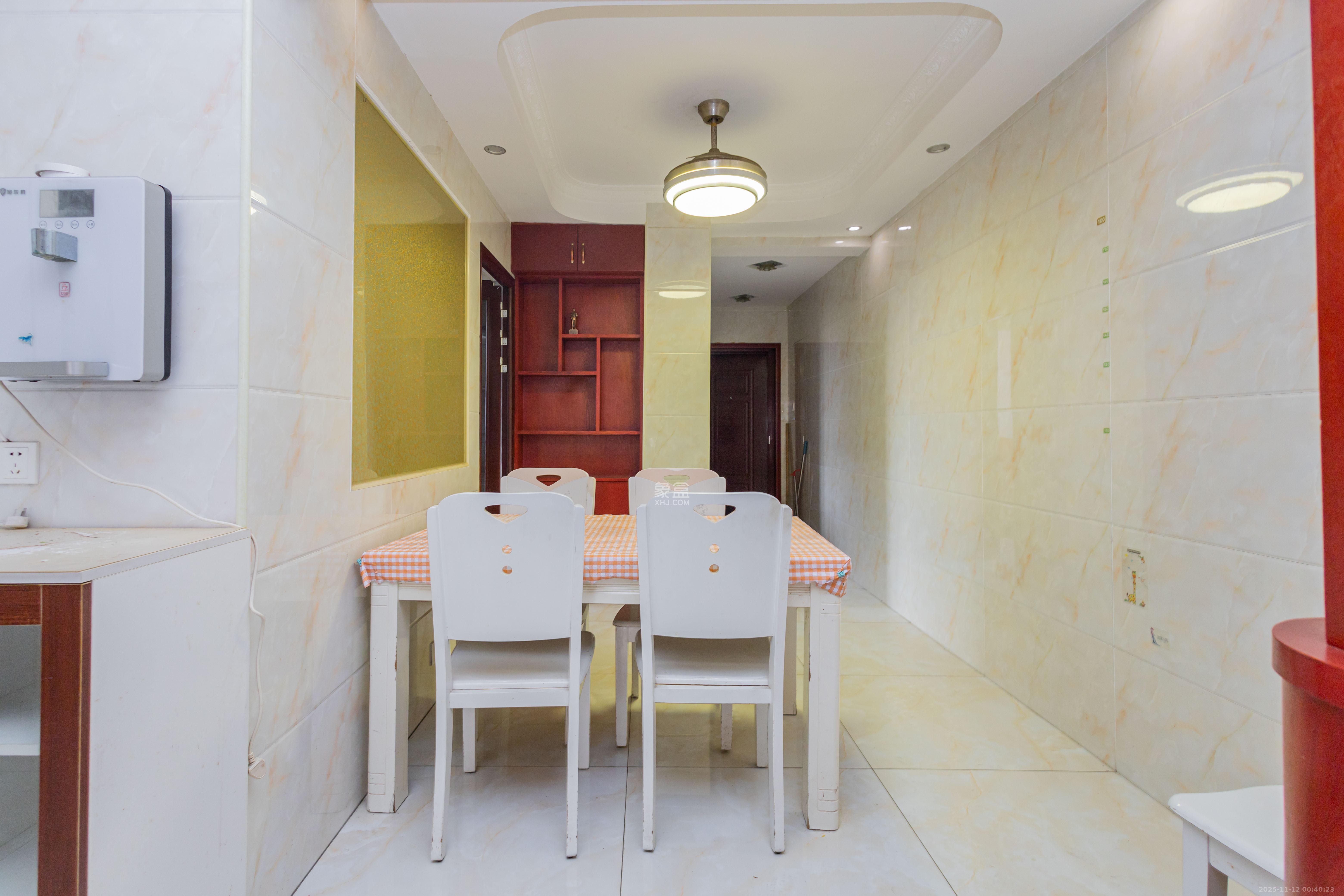 才子佳郡 3室2厅1卫 60.0万 才子佳郡 3室2厅1卫 60.0万客厅