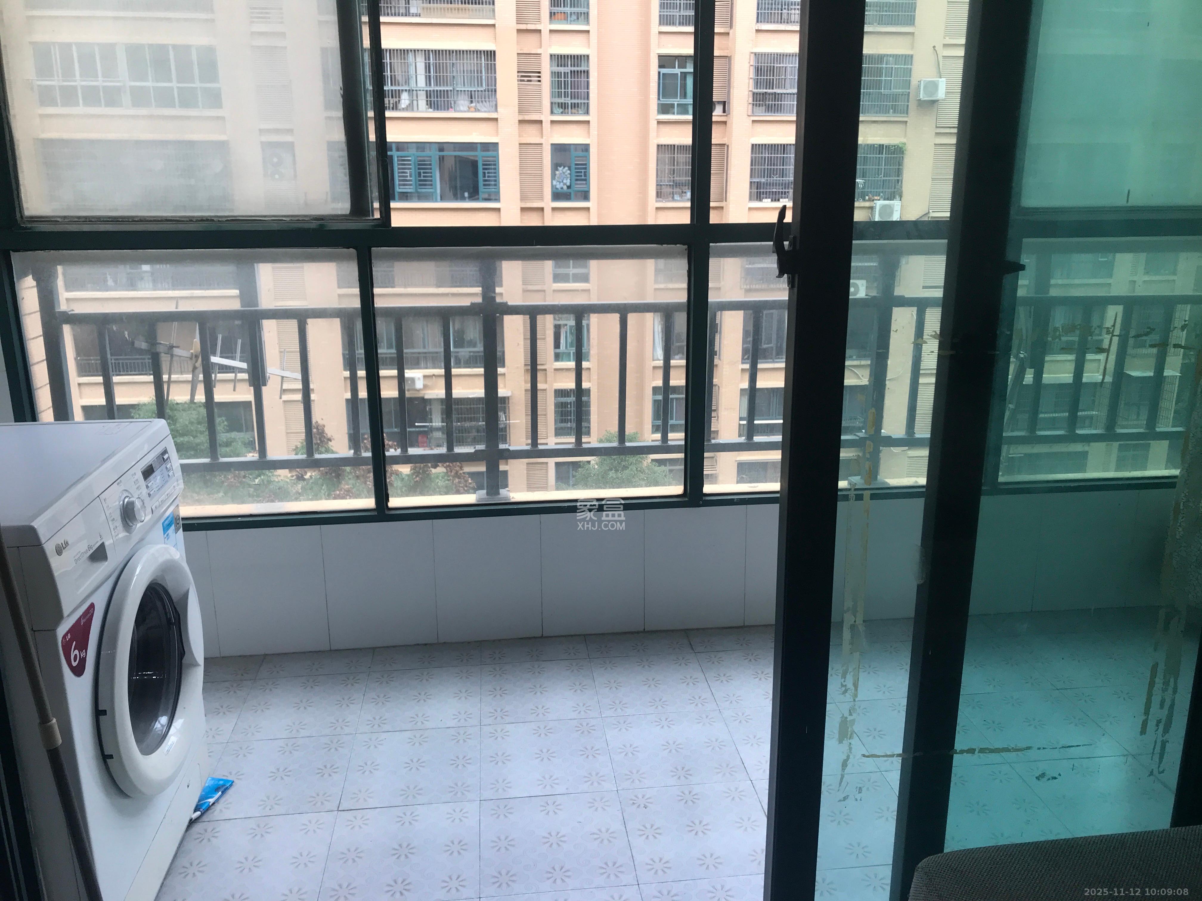 财富名园  2室1厅1卫    2300.0元/月室内图