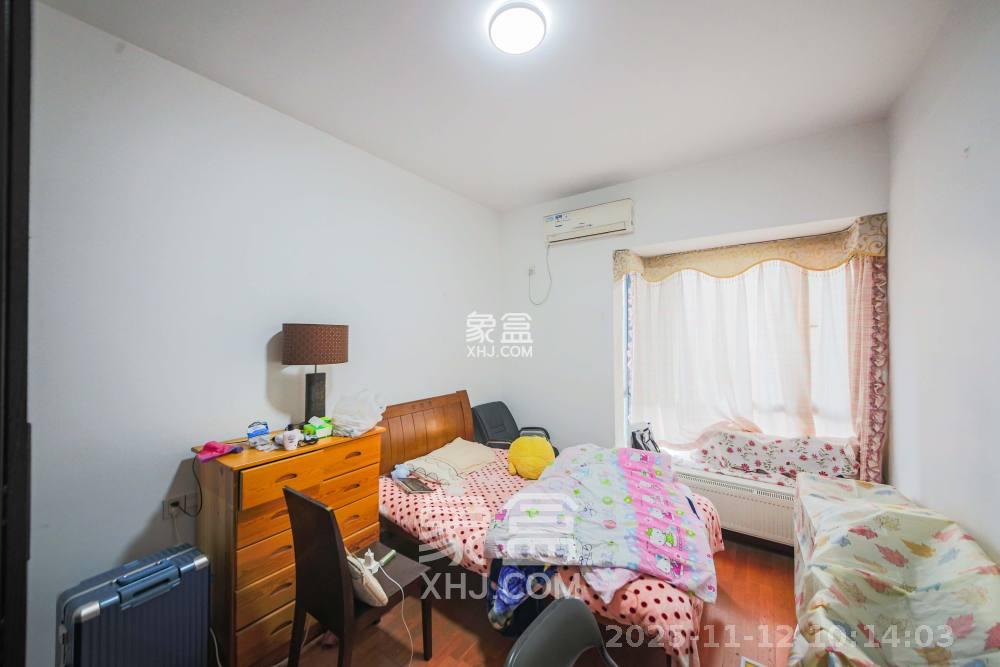 梦网景园  4室2厅2卫    3800.0元/月室内图