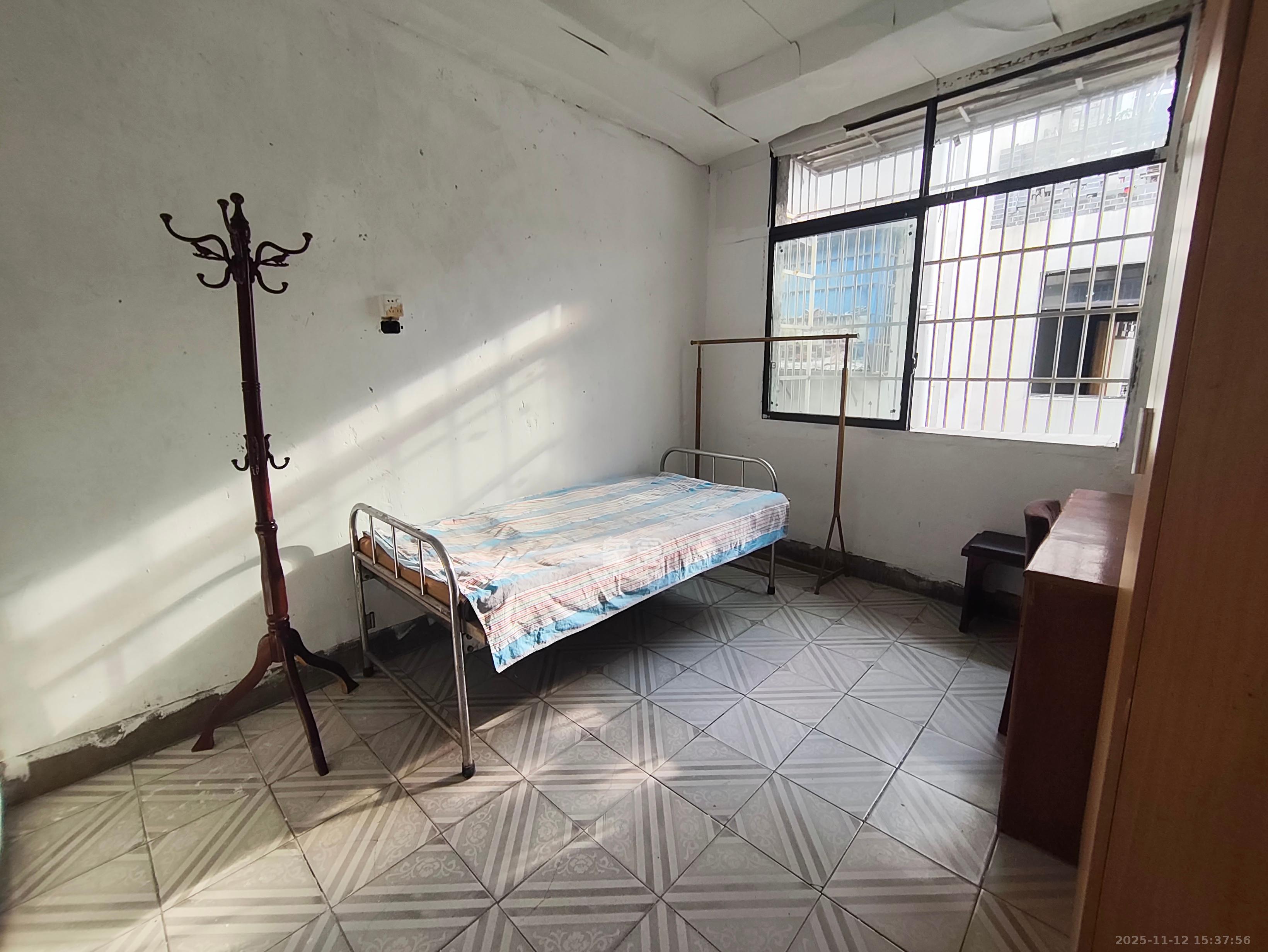 西文庙坪散盘 1室1厅1卫 2500.0元/月 西文庙坪散盘 1室1厅1卫 2500.0元/月室内图