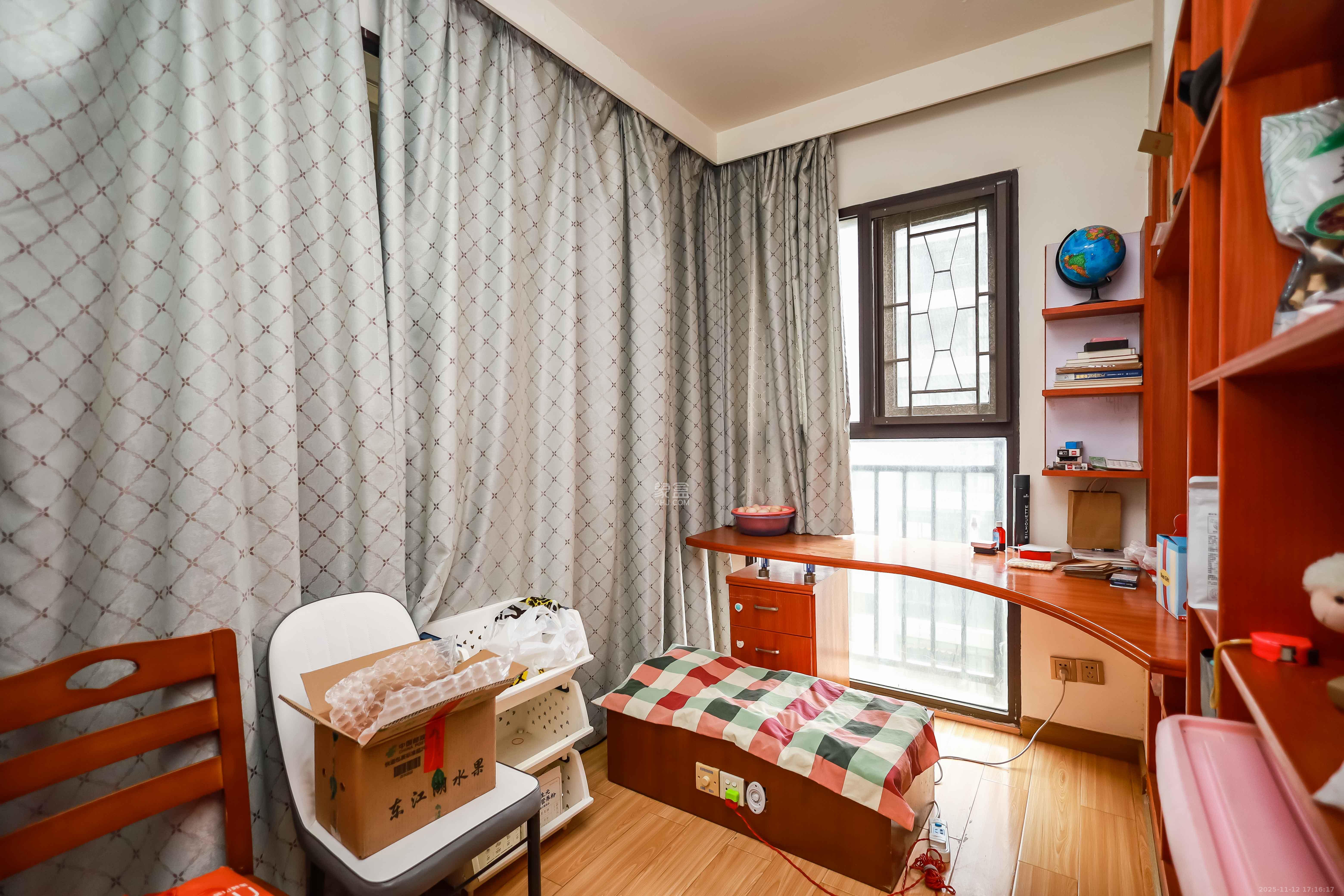 南枫时光  3室2厅1卫    82.0万卧室