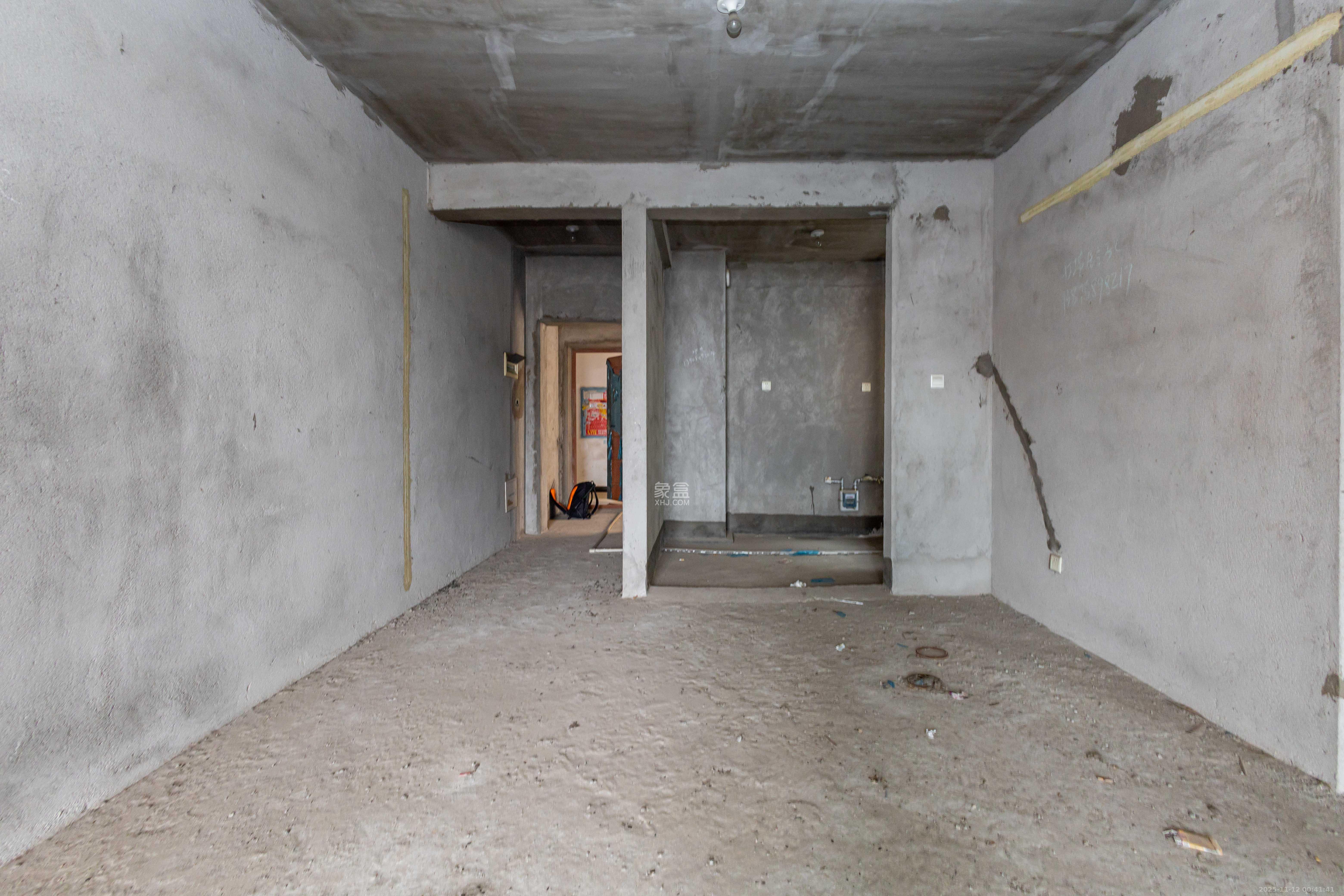 佳美紫郡  3室2厅1卫    49.8万客厅