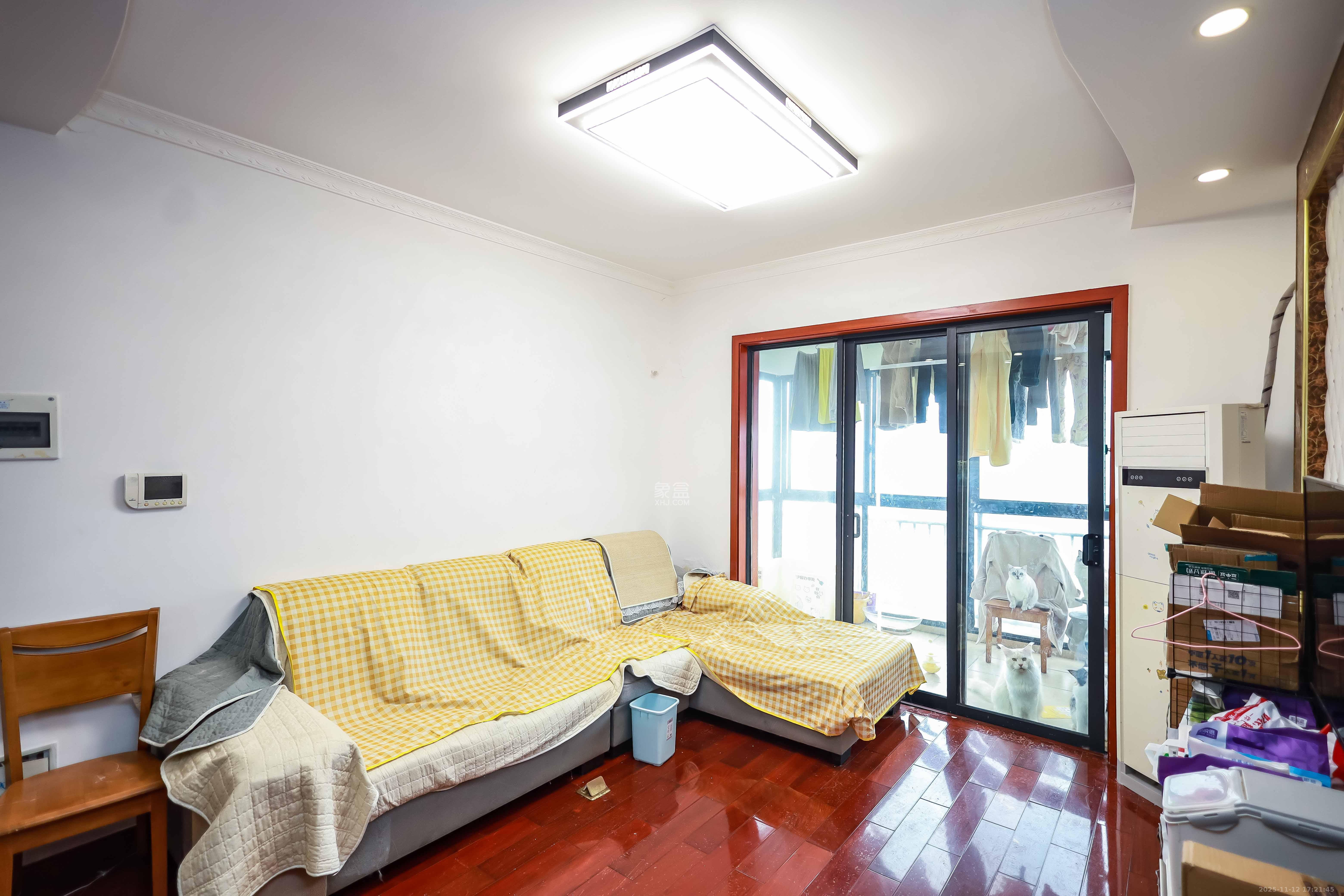 莱茵城 3室2厅2卫 80.0万 莱茵城 3室2厅2卫 80.0万客厅