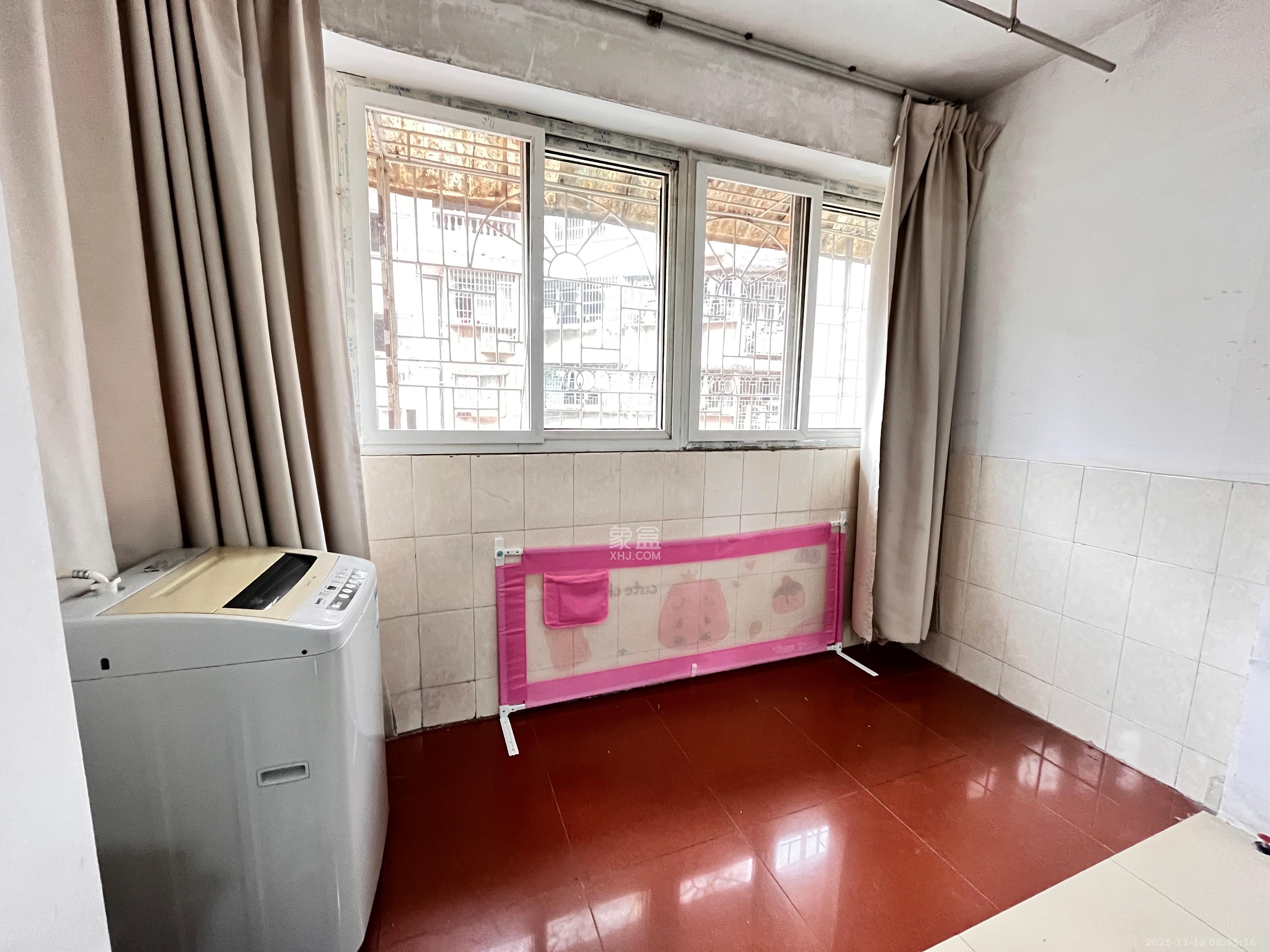 德政园  2室2厅1卫    1300.0元/月