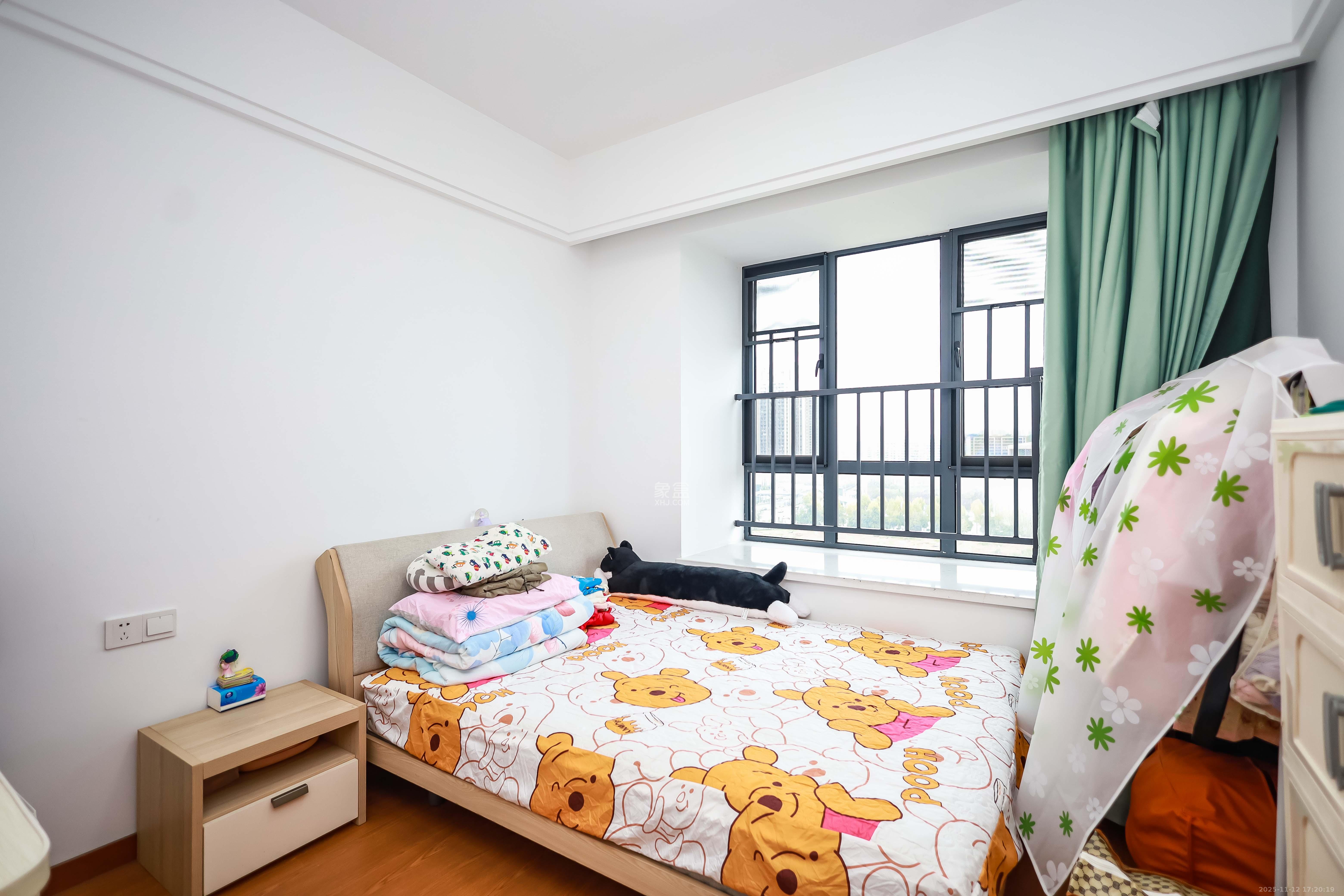 麓谷山湖郡 4室2厅2卫 121.0万 麓谷山湖郡 4室2厅2卫 121.0万卧室