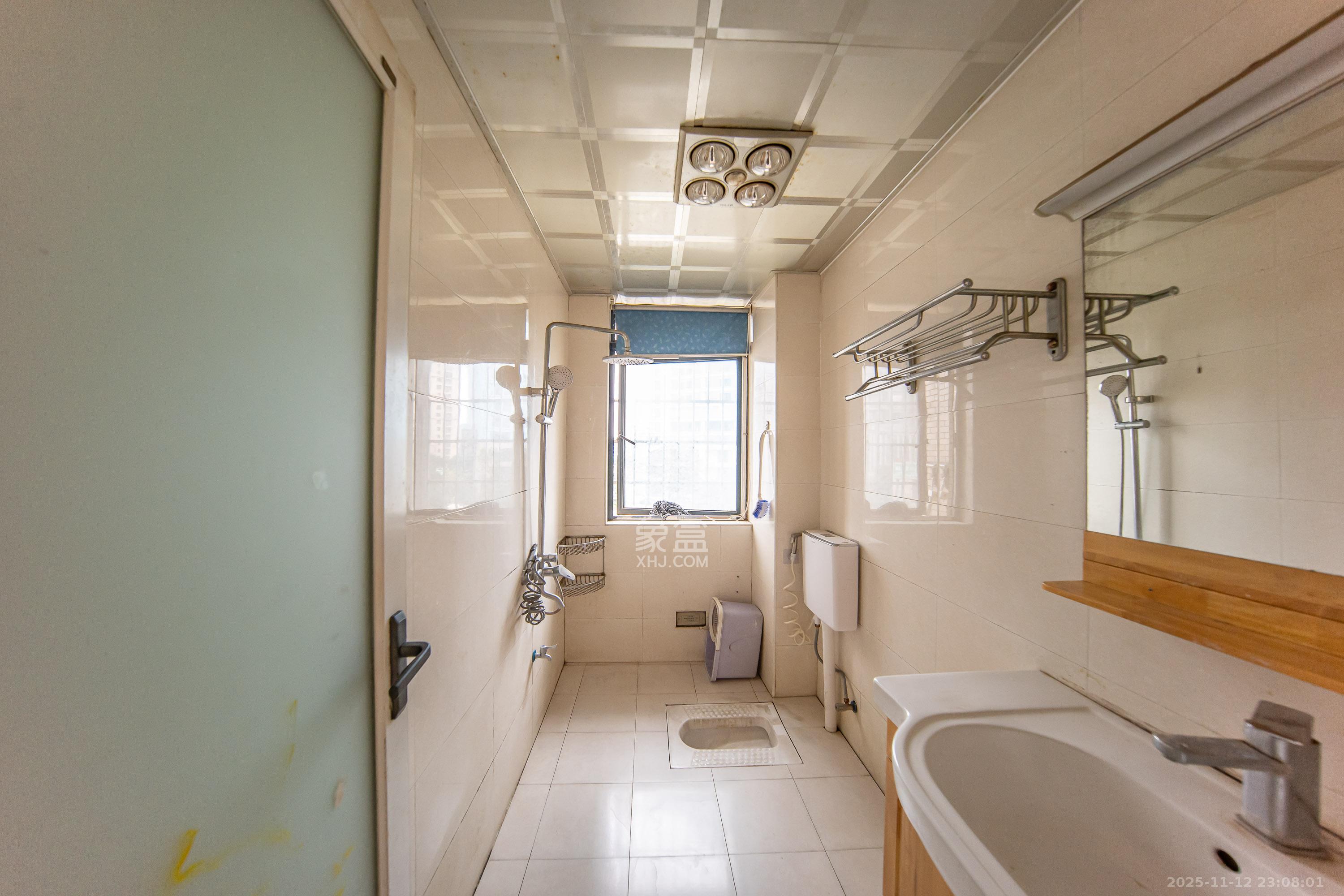 枫华府第 3室2厅2卫 63.8万 枫华府第 3室2厅2卫 63.8万卫生间