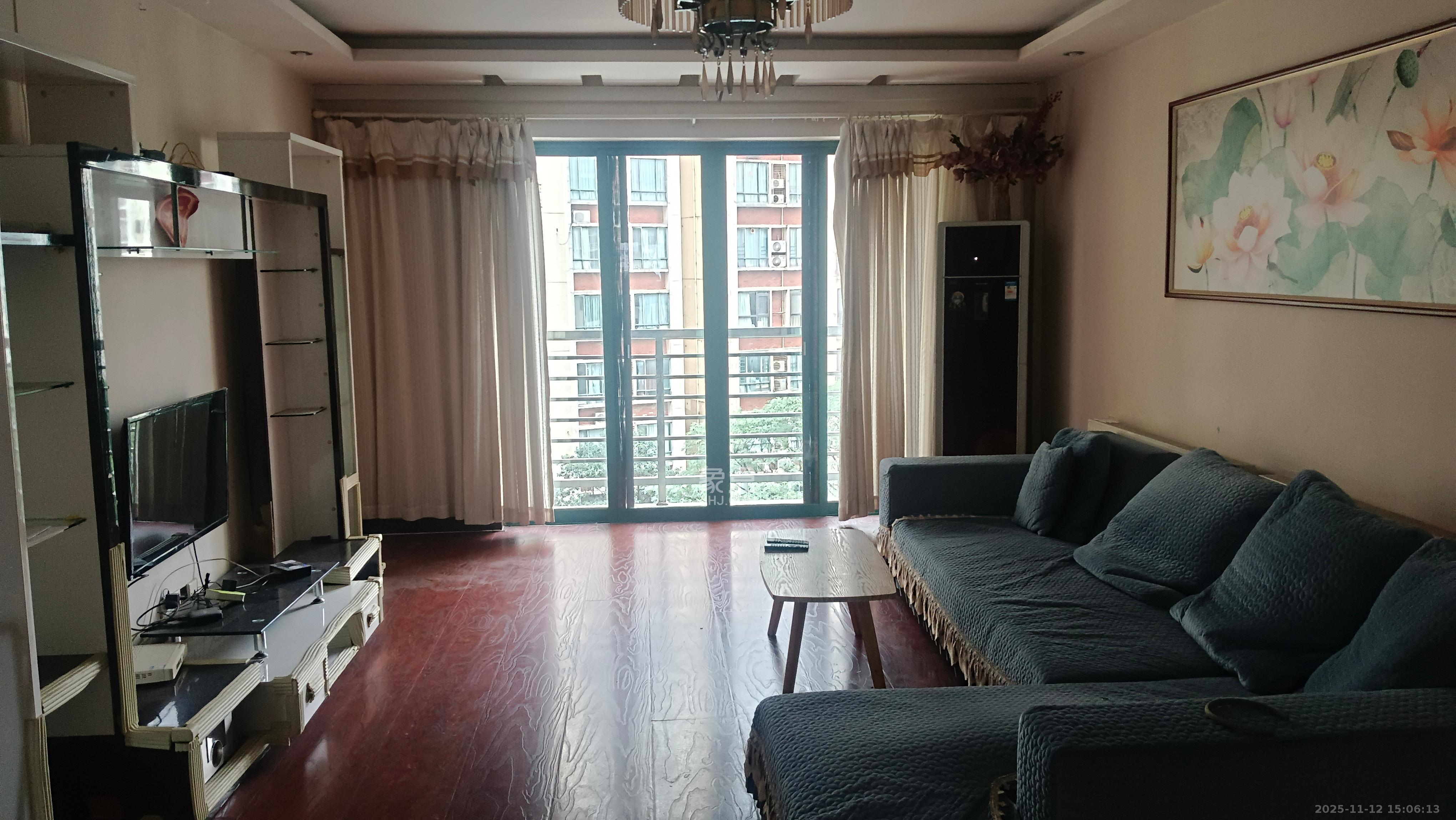 亚华香舍花都  3室2厅2卫    3800.0元/月室内图