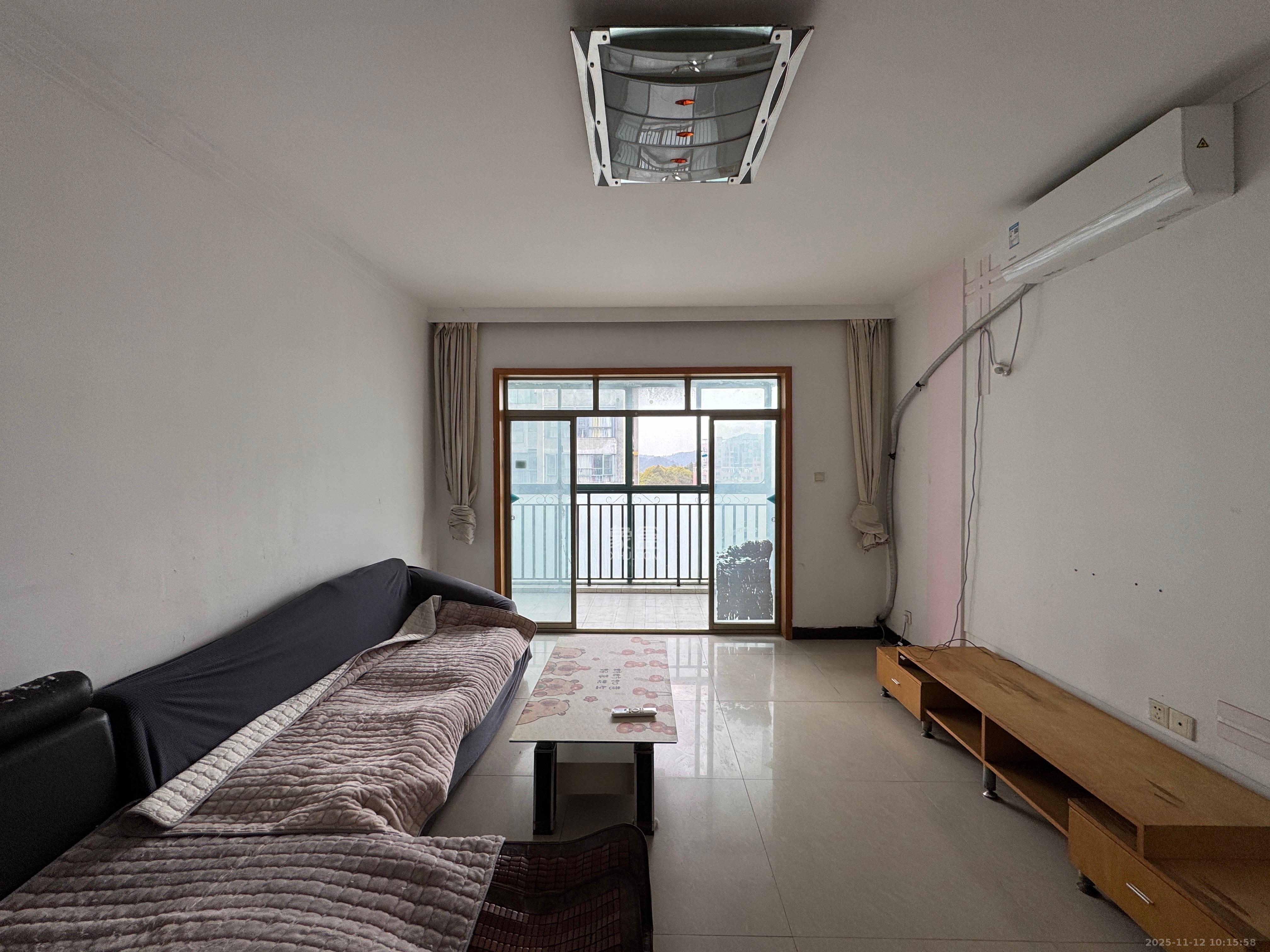 望兴景园一期 2室2厅1卫 2200.0元/月 望兴景园一期 2室2厅1卫 2200.0元/月室内图