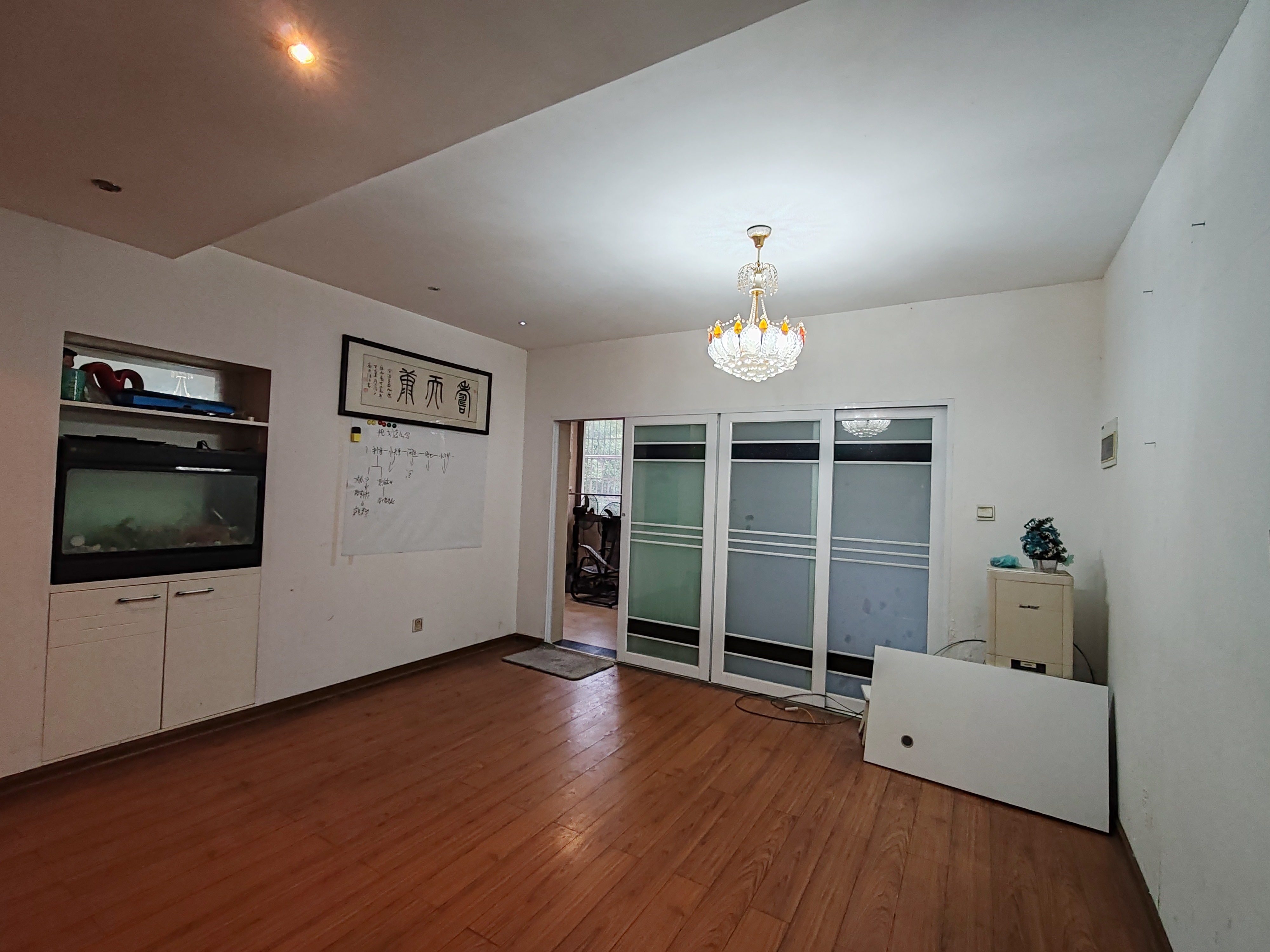 民兴花苑 4室2厅2卫 1900.0元/月 民兴花苑 4室2厅2卫 1900.0元/月室内图