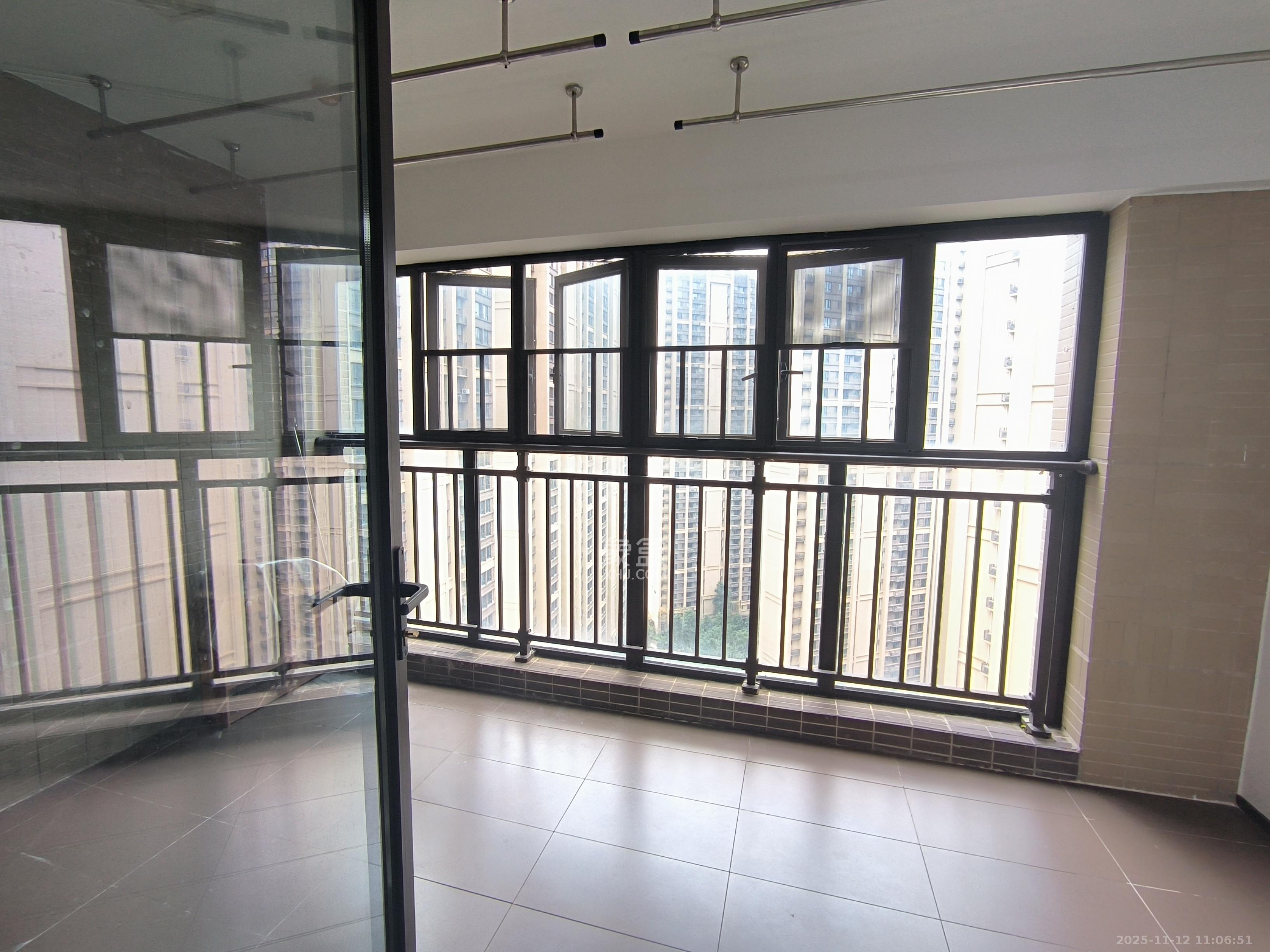 时代倾城二期  2室2厅1卫    1900.0元/月室内图