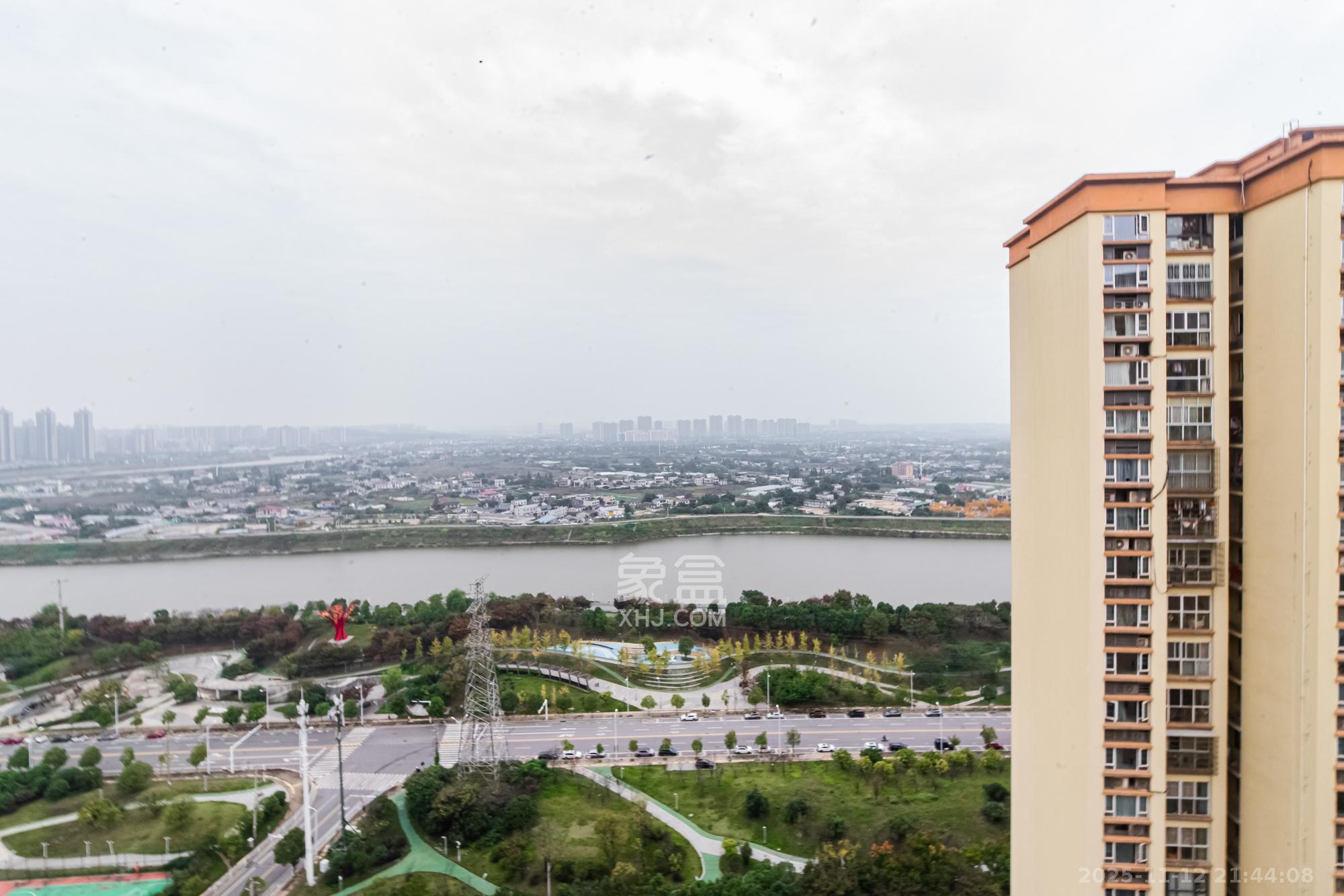 万国城（当代满庭春MOMA）三期  3室2厅2卫    108.0万其他