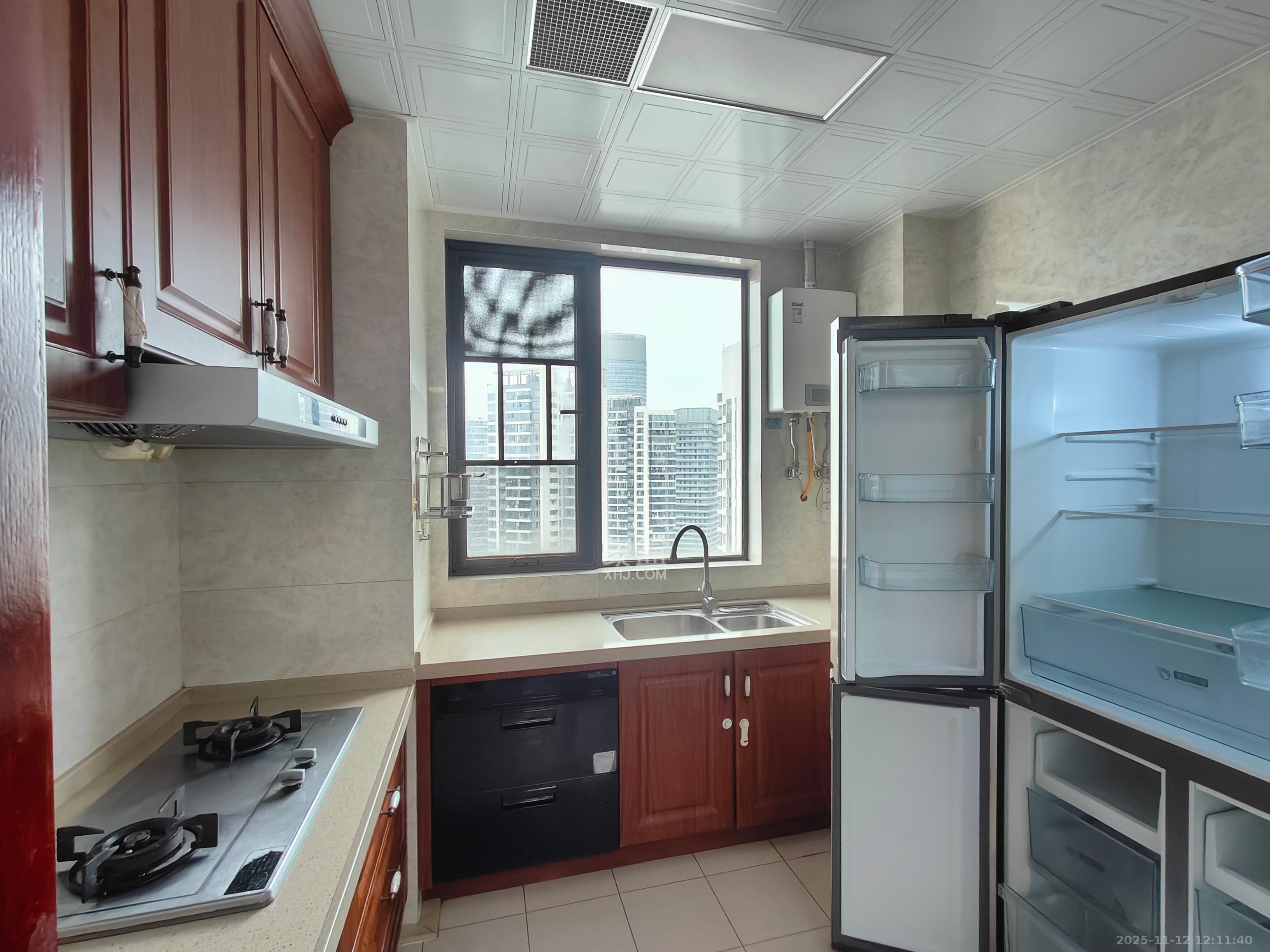 保利西海岸A区 3室2厅2卫 3800.0元/月 保利西海岸A区 3室2厅2卫 3800.0元/月室内图