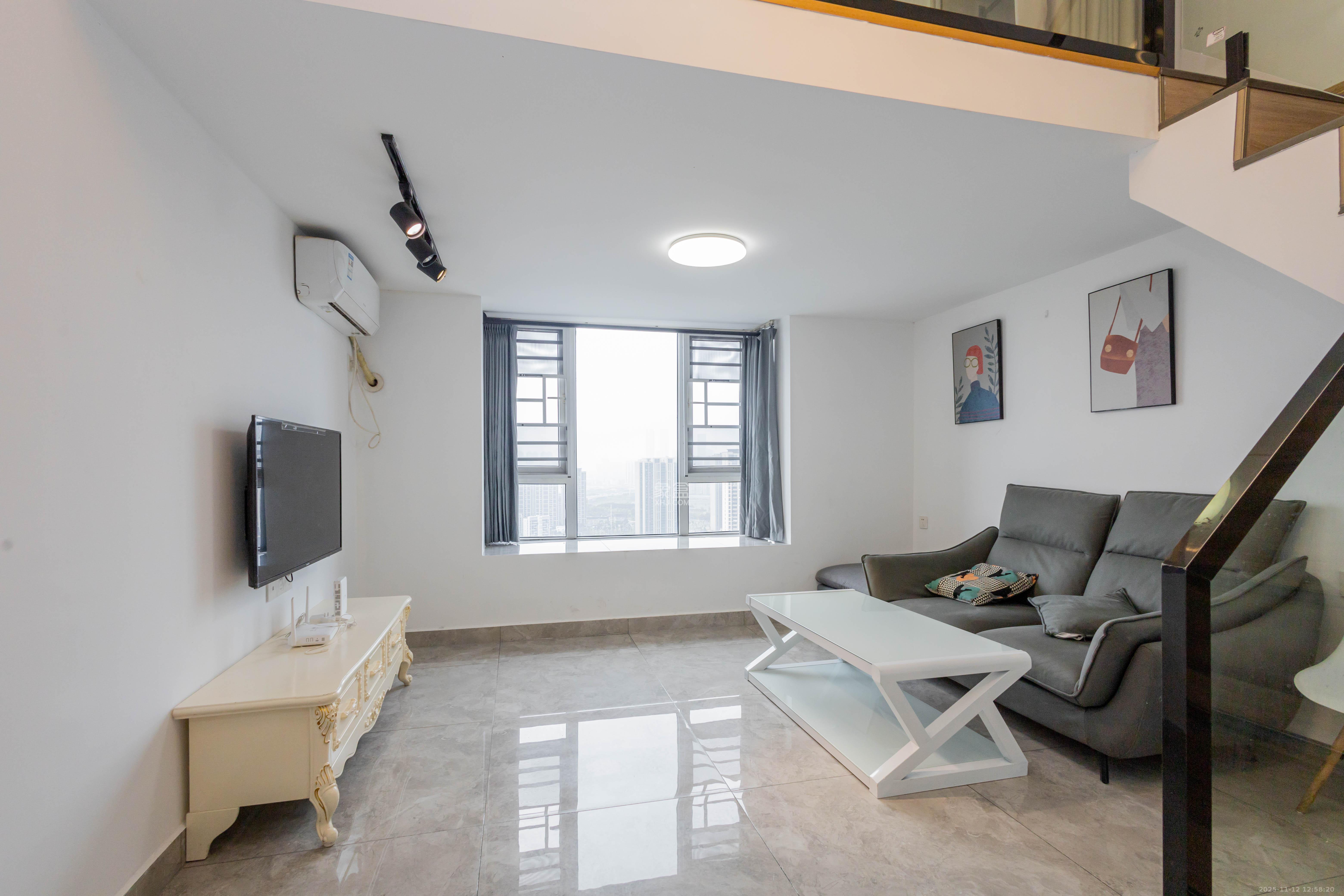 芙蓉万国城MOMA（卓越汇富苑）  2室1厅1卫    31.8万