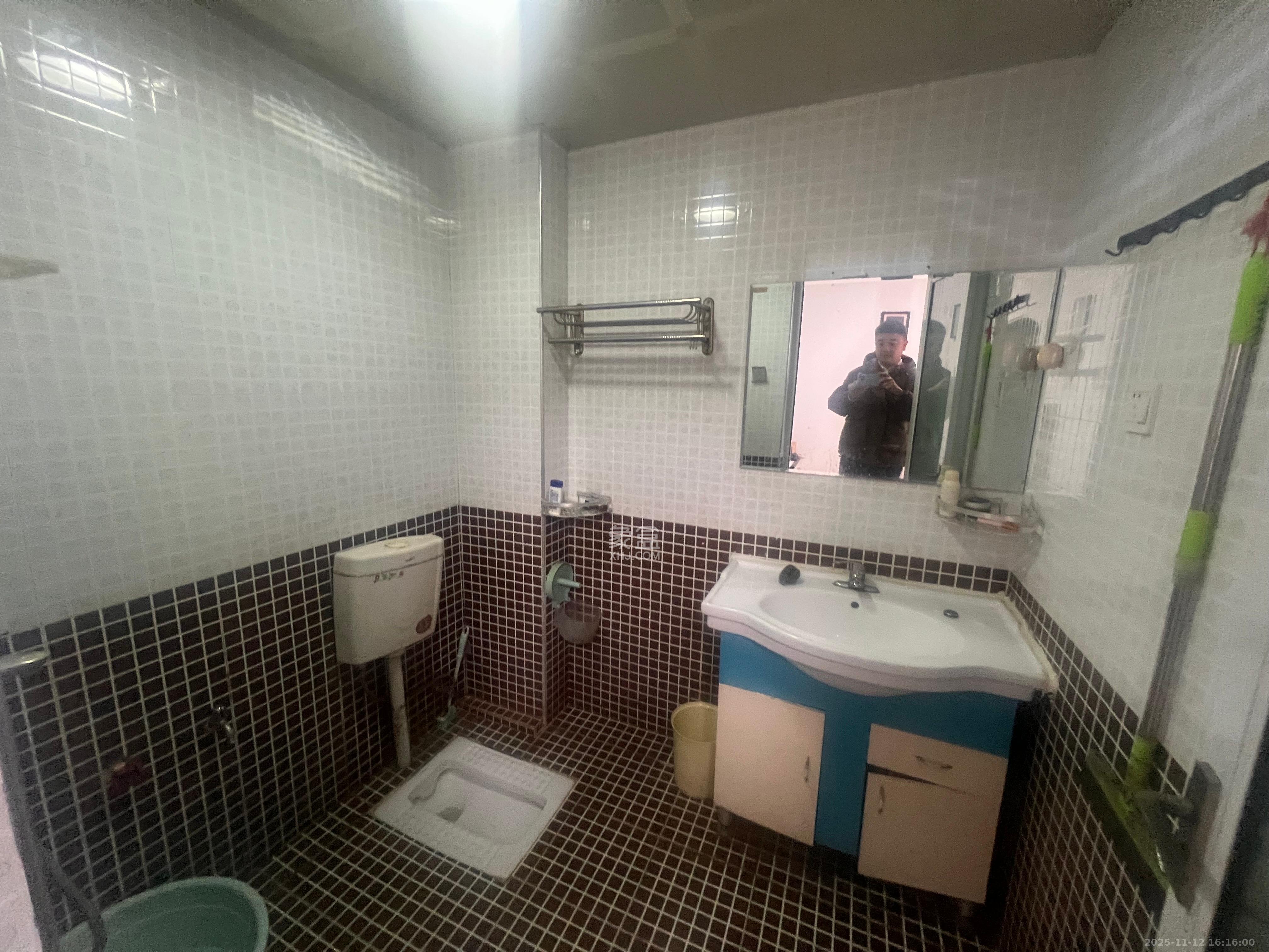 金领家族 1室1厅1卫 1400.0元/月 金领家族 1室1厅1卫 1400.0元/月室内图