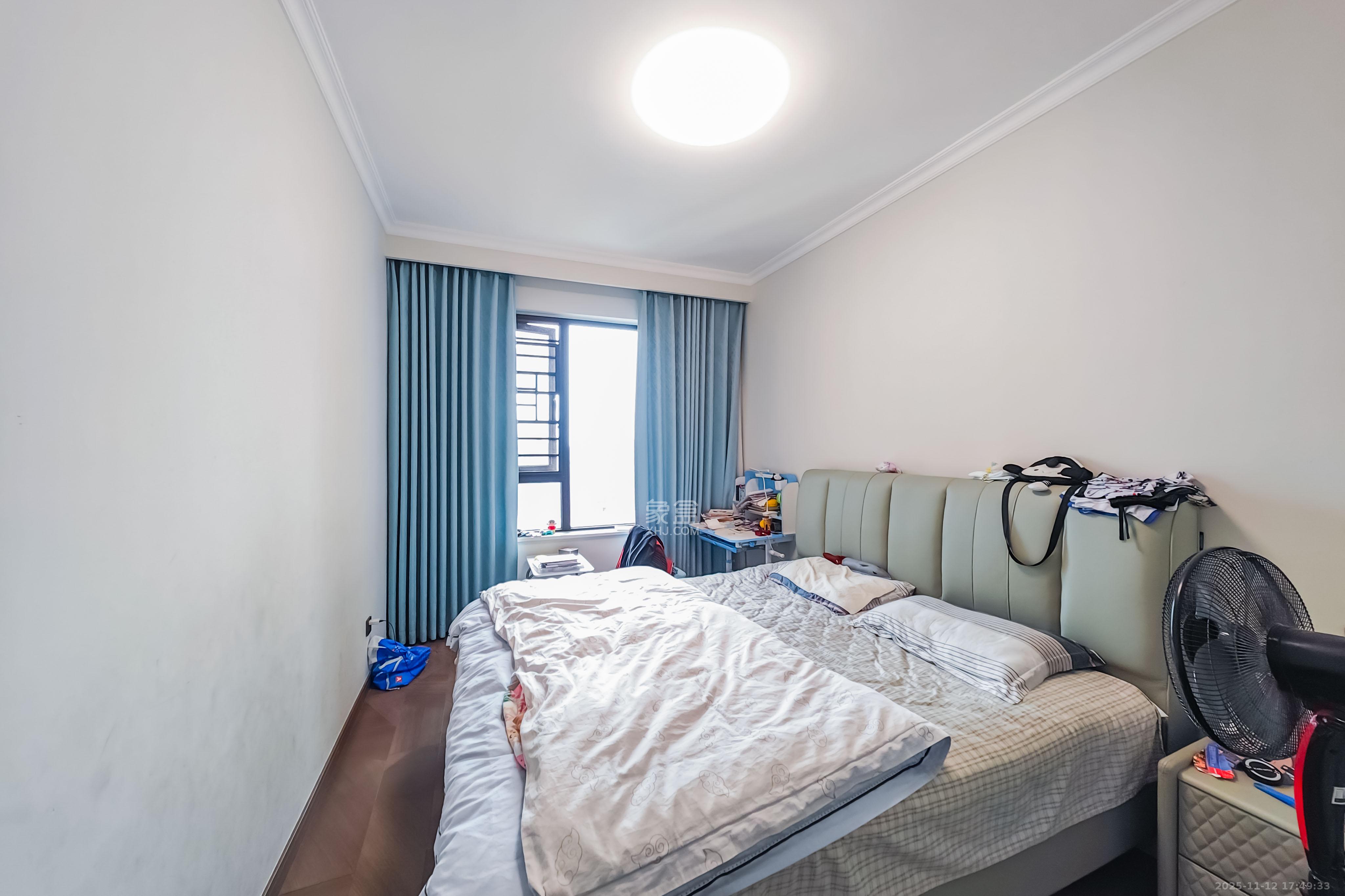 中天星耀城  4室2厅2卫    153.0万卧室