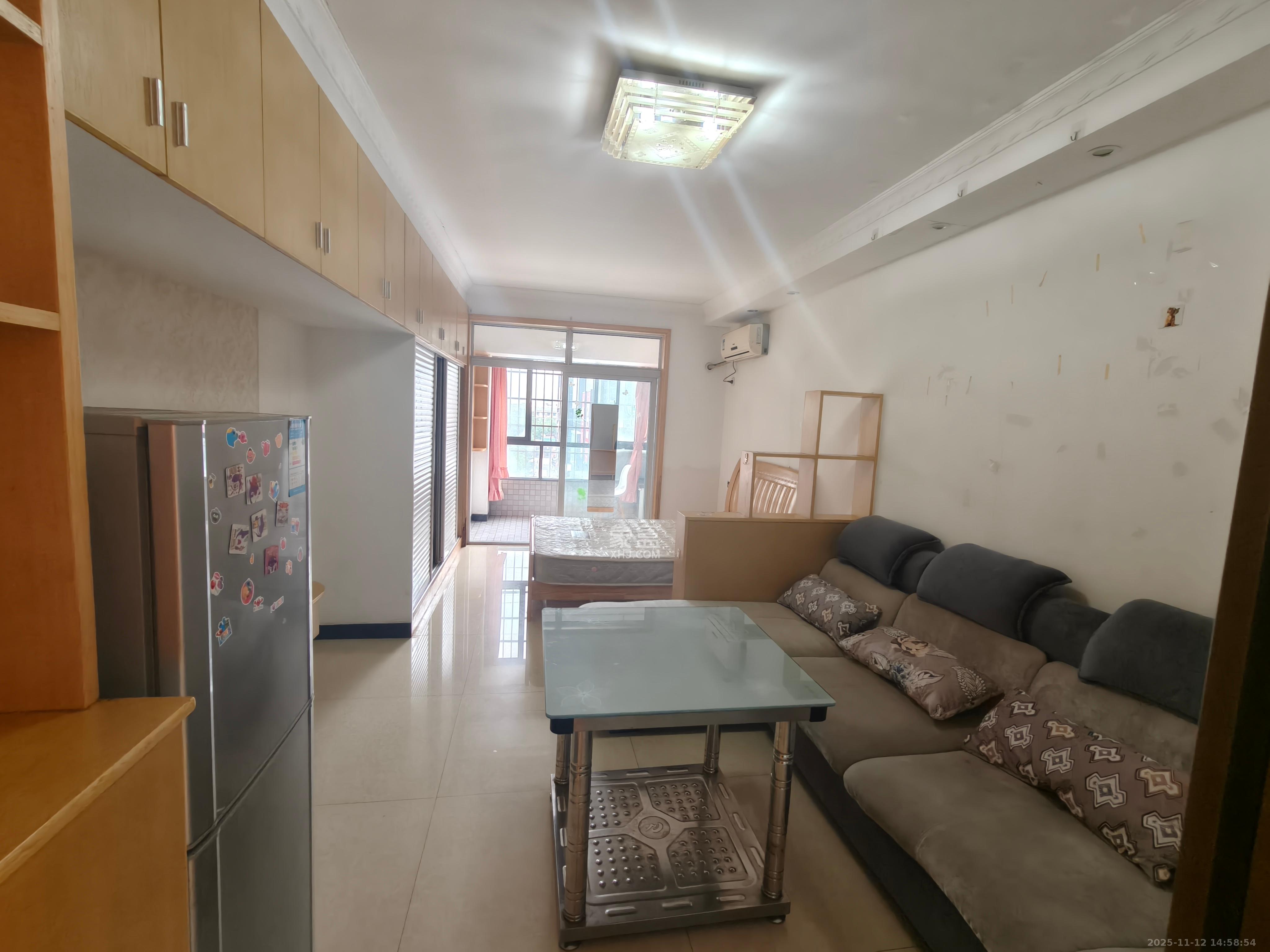 新长海广场  1室1厅1卫    1000.0元/月