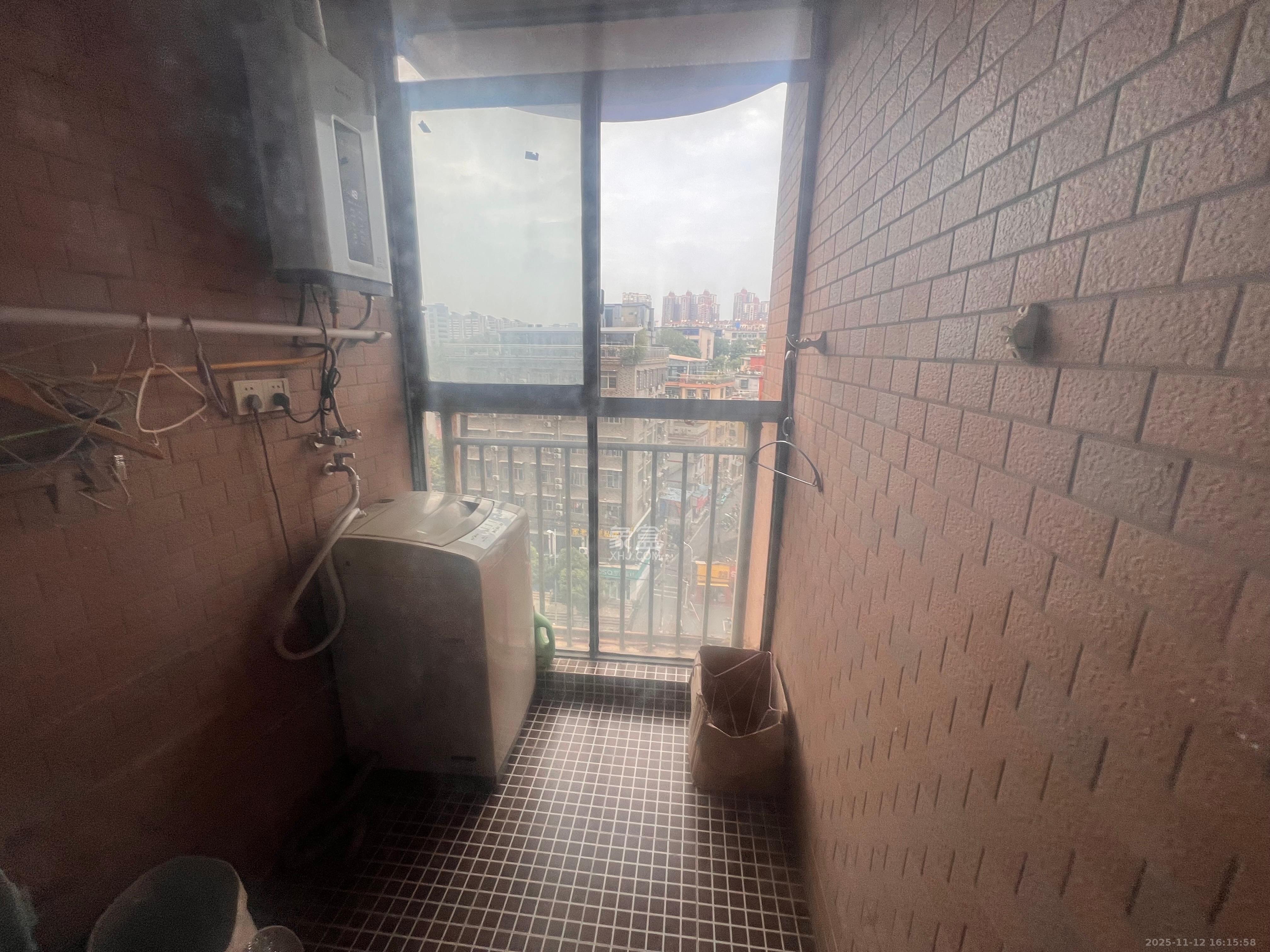 金领家族  1室1厅1卫    1400.0元/月室内图