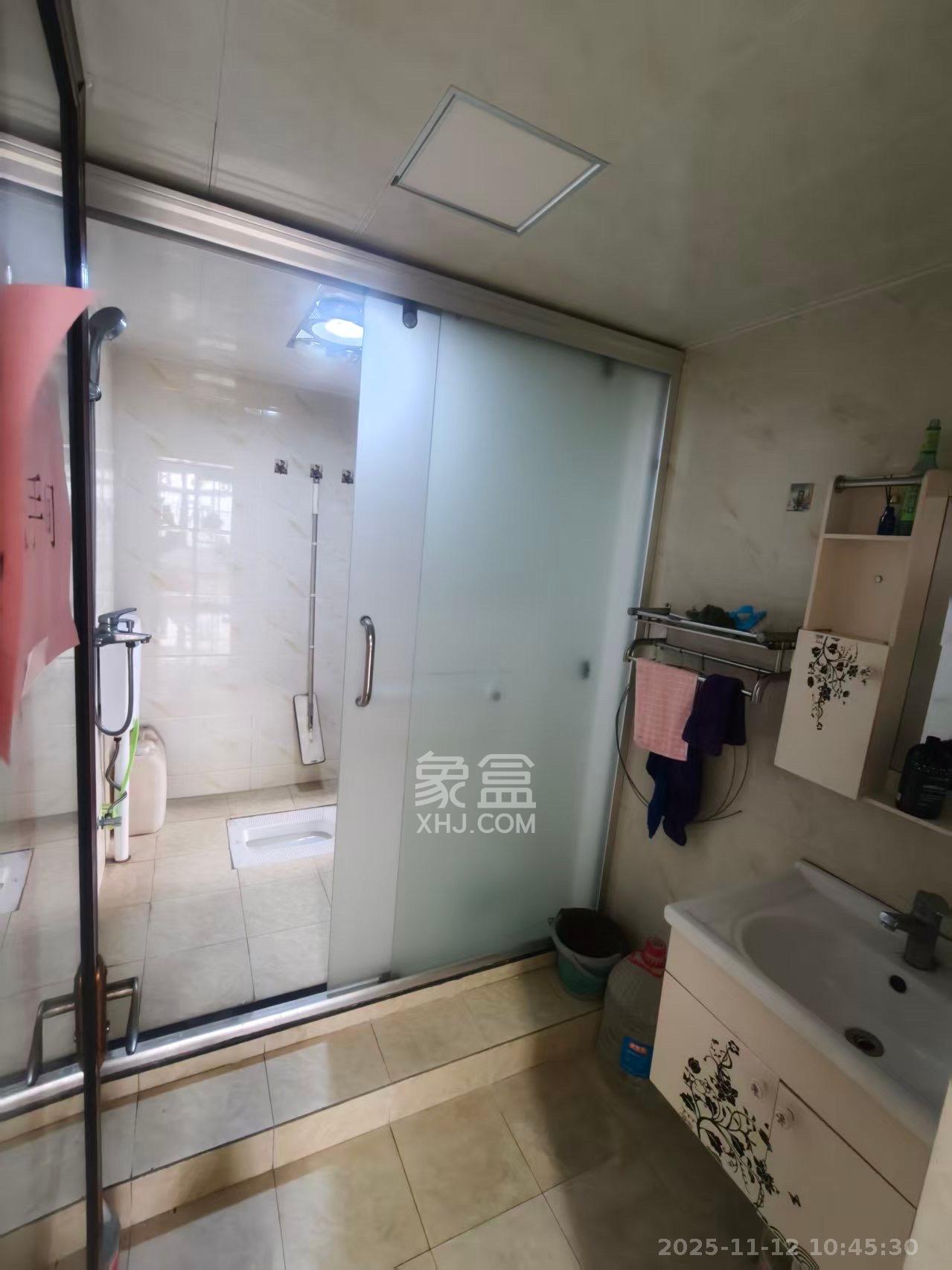 红树湾  3室2厅1卫    2200.0元/月室内图