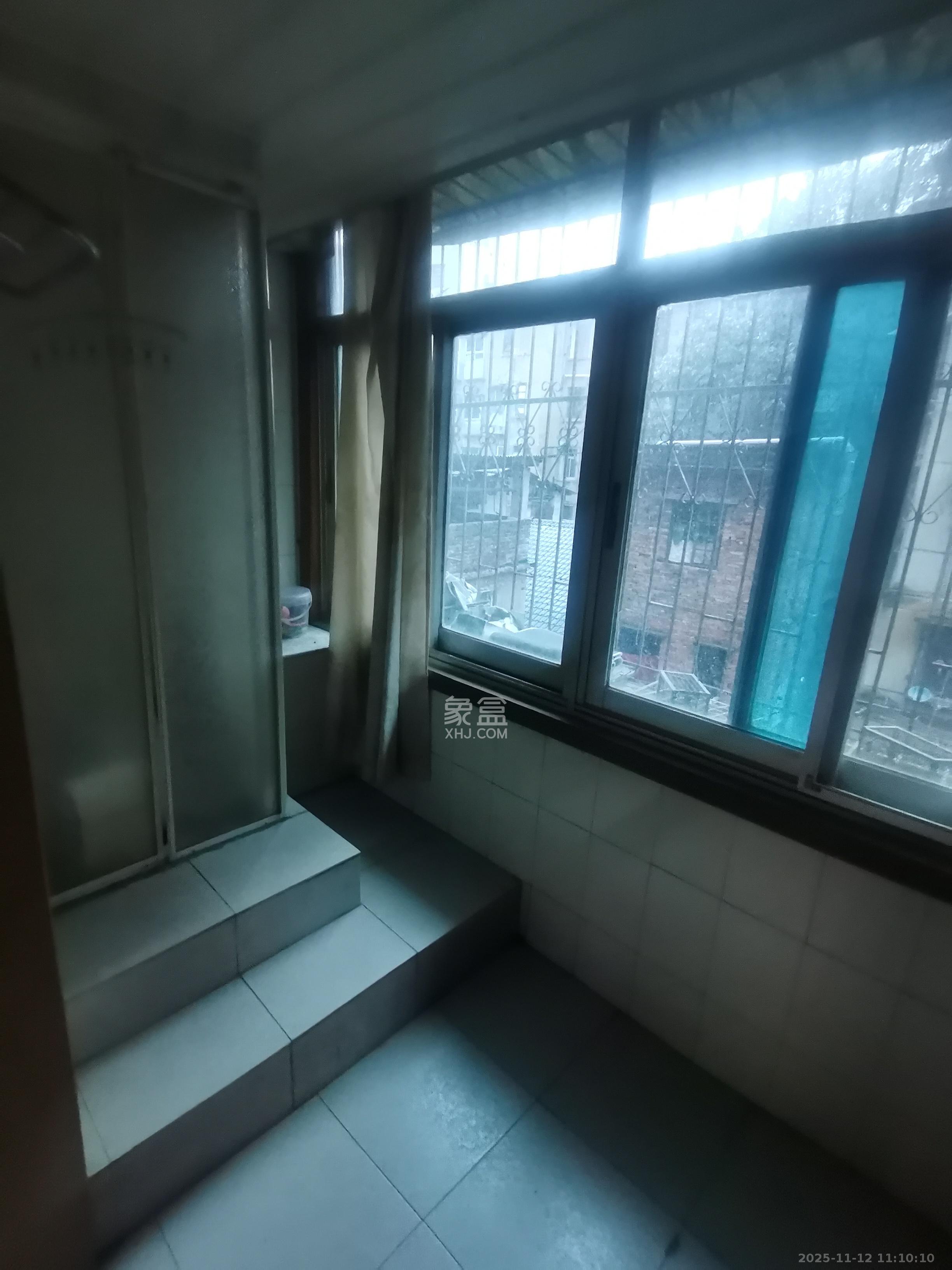 活元桥散盘  4室2厅1卫    2000.0元/月室内图