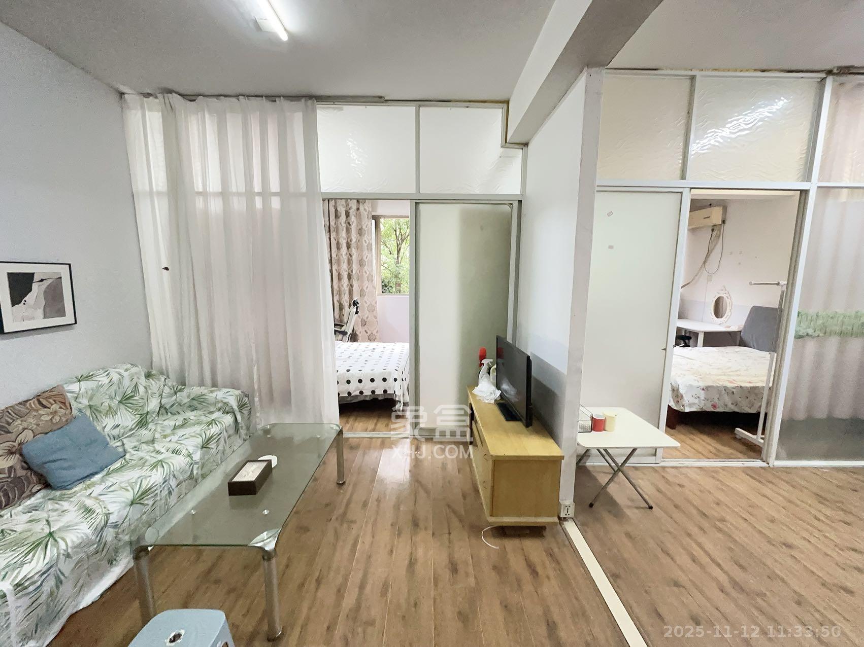 宏大山庄  2室1厅1卫    1400.0元/月室内图