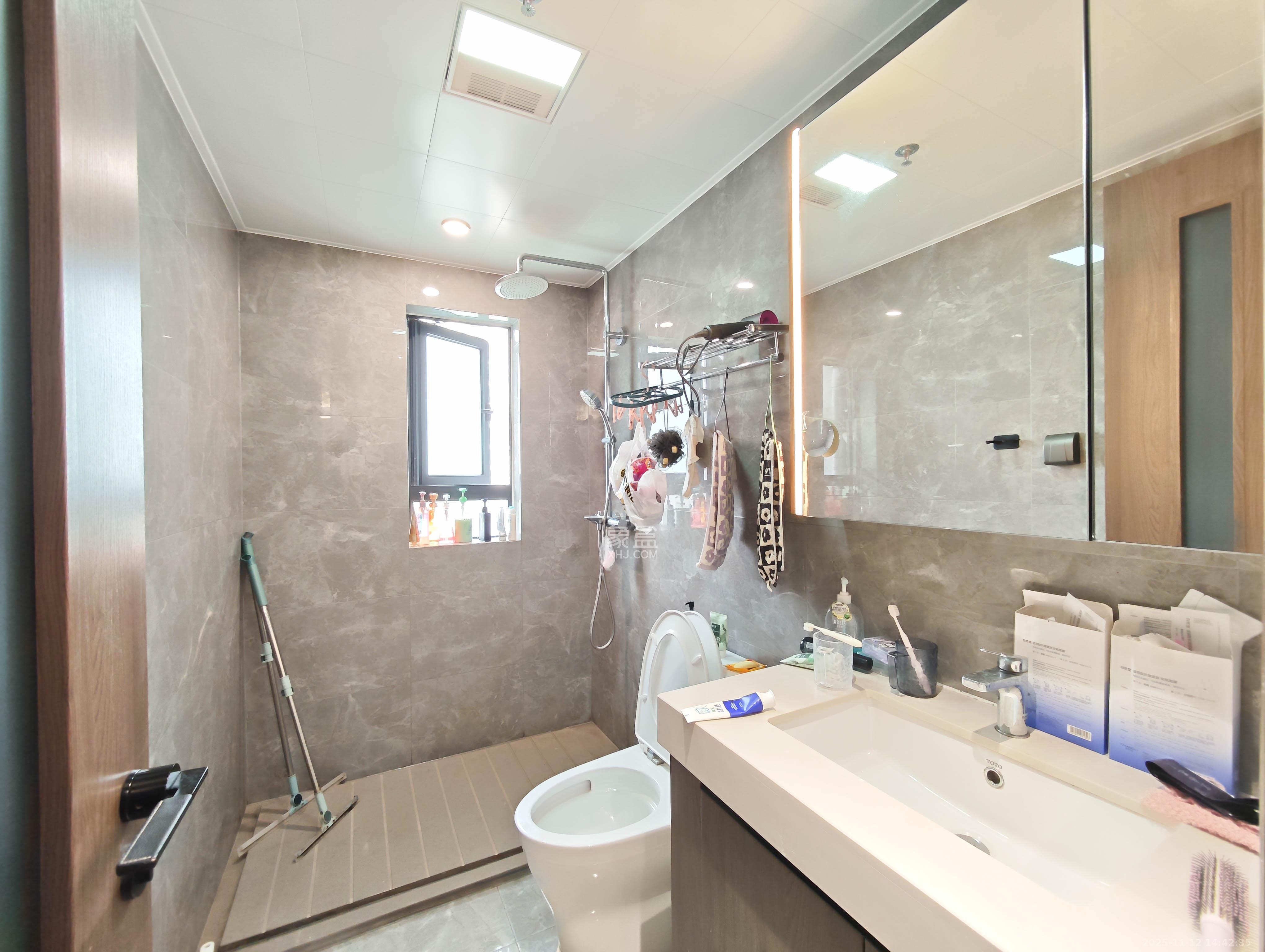 万科魅力之城 4室2厅2卫 139.0万 万科魅力之城 4室2厅2卫 139.0万卫生间