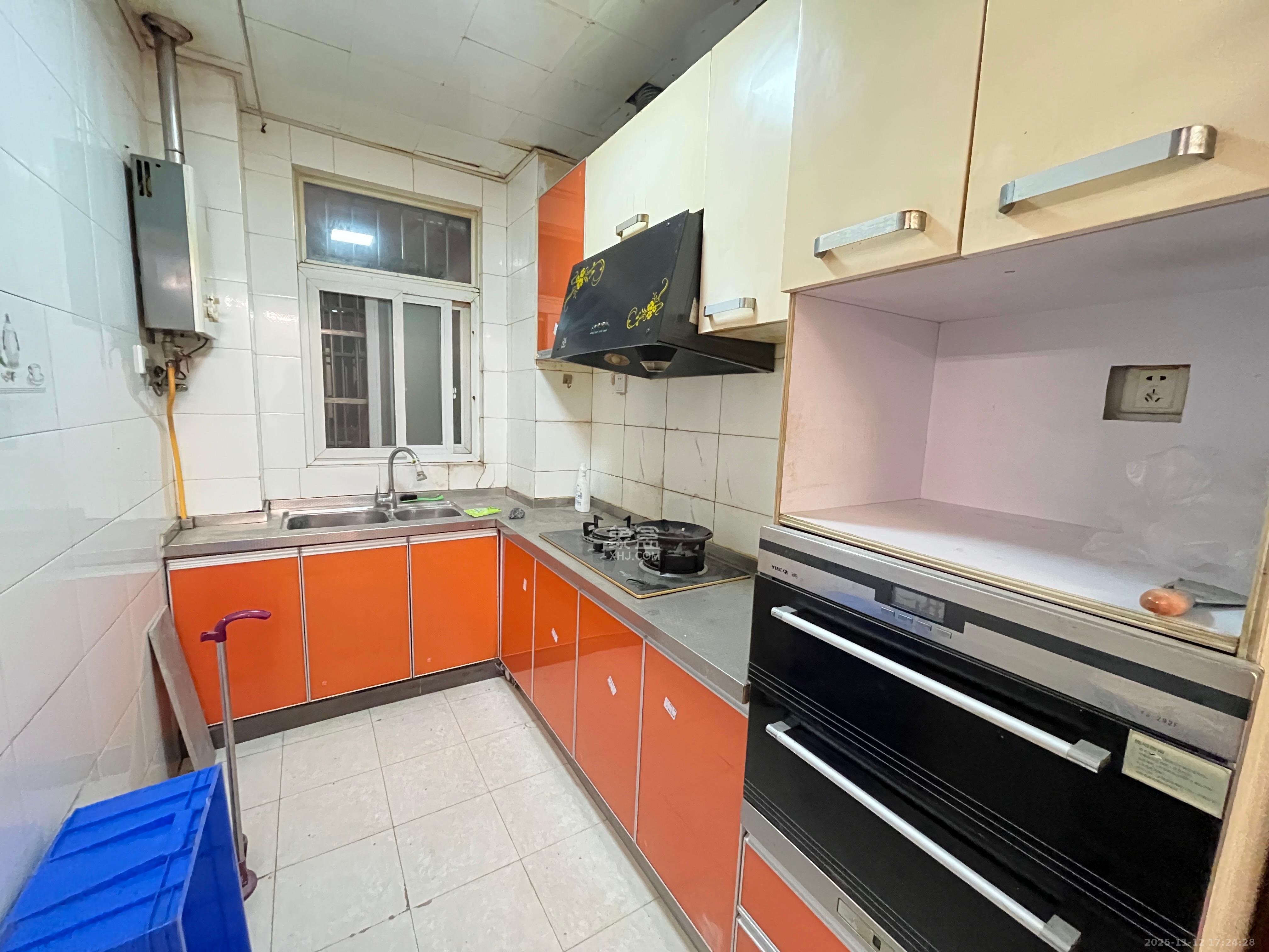 阳光新城 3室2厅2卫 2300.0元/月 阳光新城 3室2厅2卫 2300.0元/月室内图