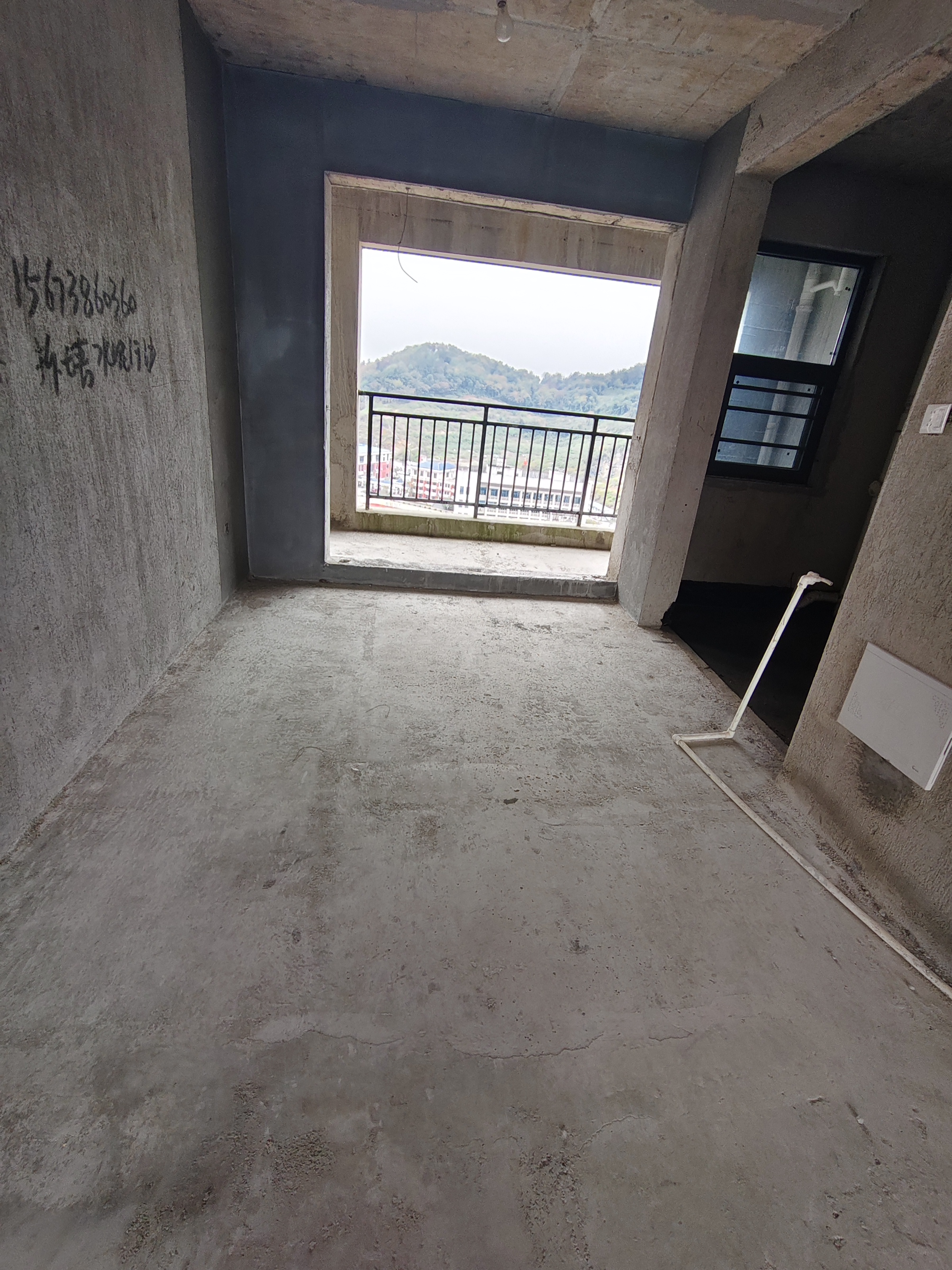 百弘学府城三期  1室0厅0卫    103.8万客厅