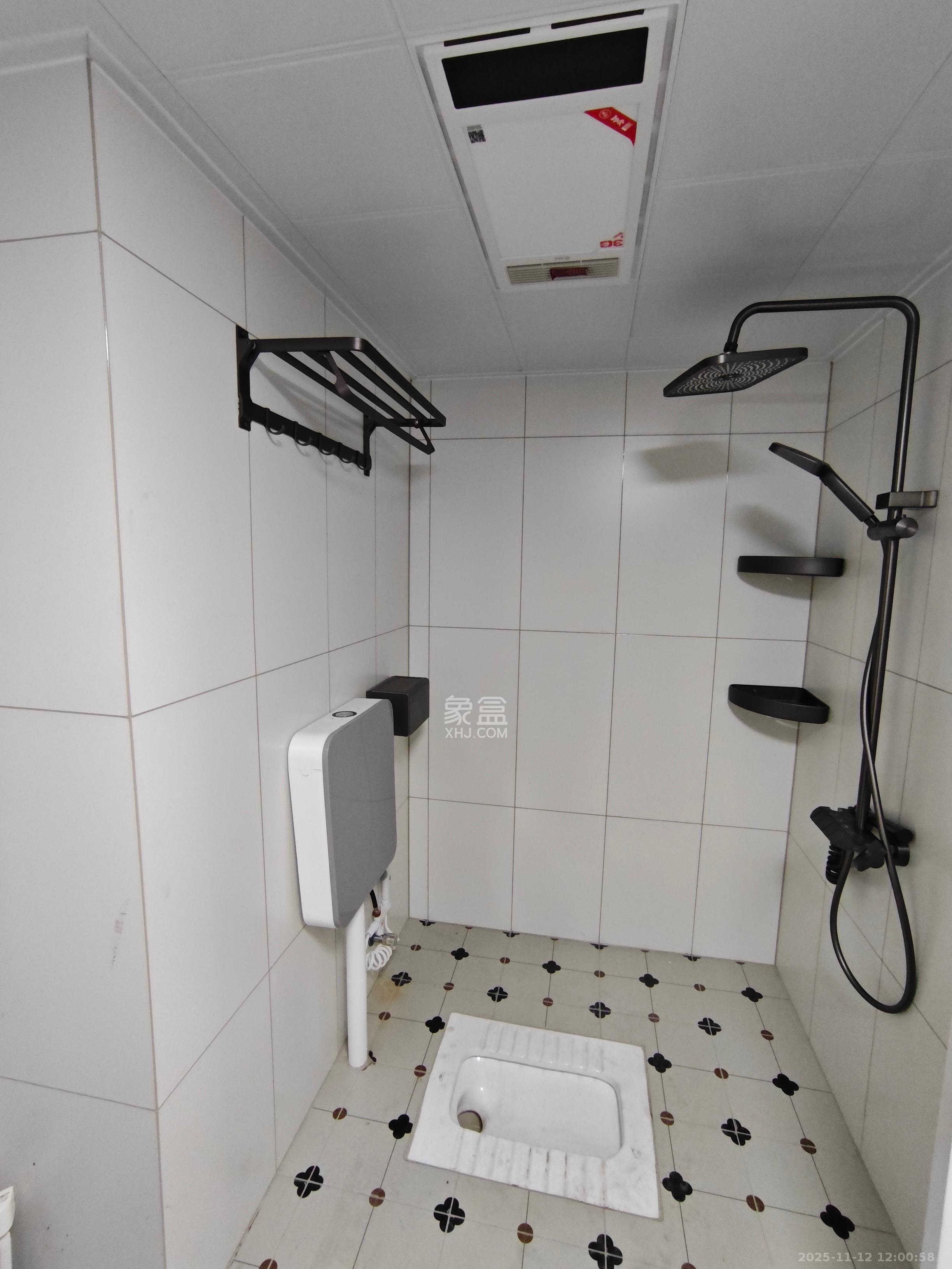 复地滨江金融中心  1室1厅1卫    2700.0元/月室内图