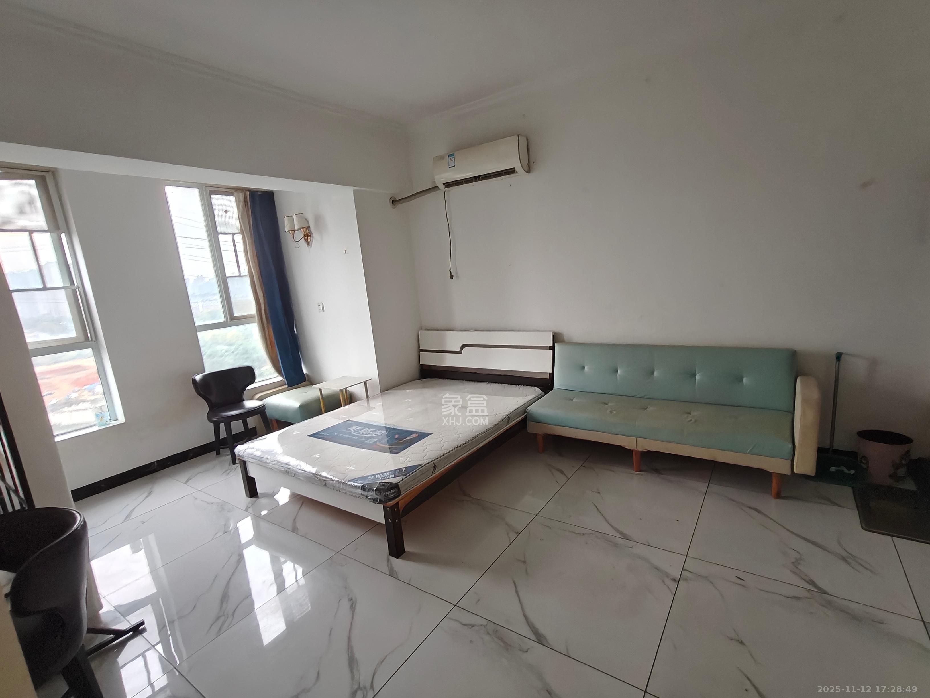 MOMA当代广场 1室2厅1卫 1000.0元/月 MOMA当代广场 1室2厅1卫 1000.0元/月室内图