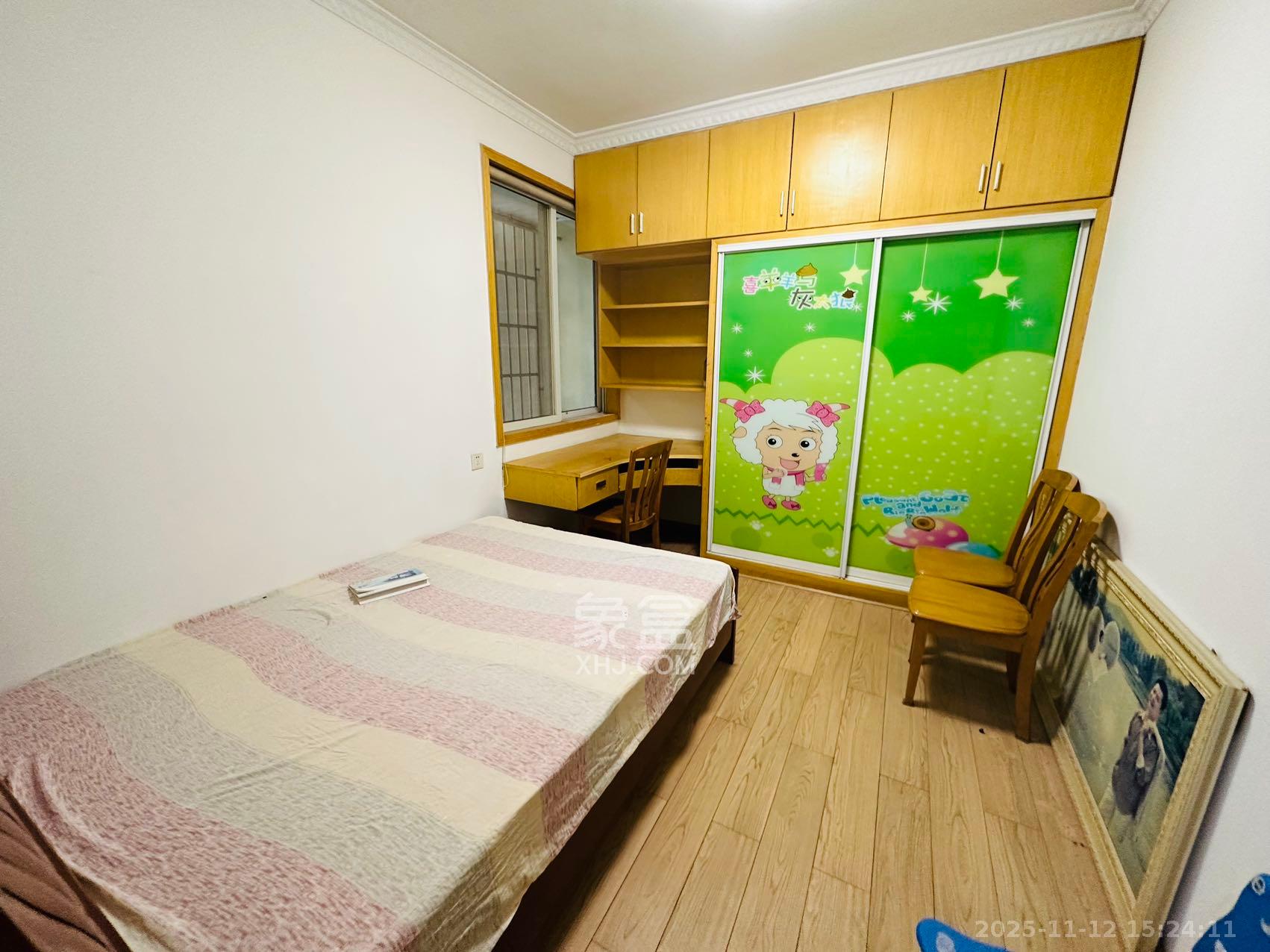 汇都公寓  3室2厅1卫    2300.0元/月室内图