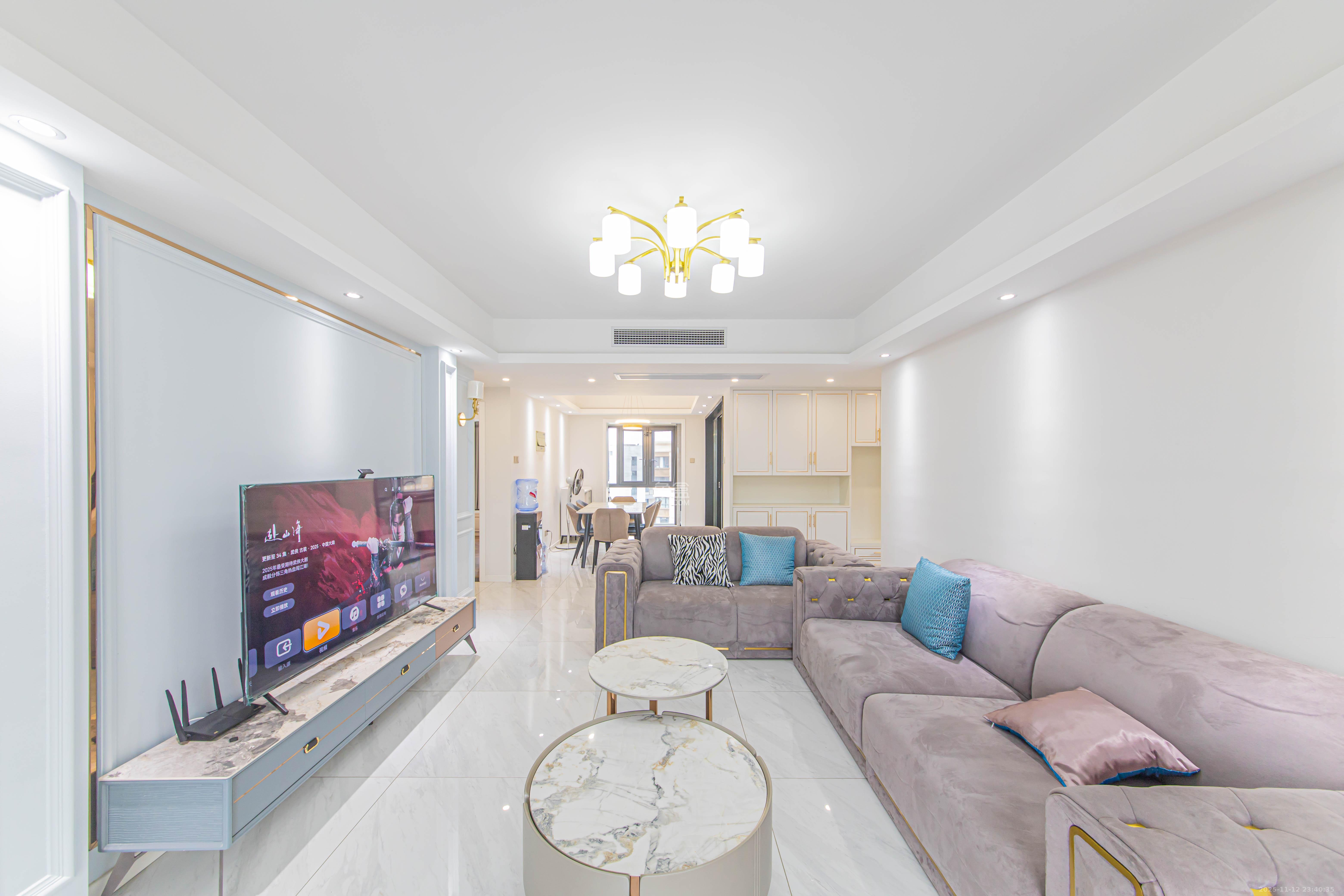 北辰中央公园DF区 4室2厅2卫 140.0万 北辰中央公园DF区 4室2厅2卫 140.0万客厅