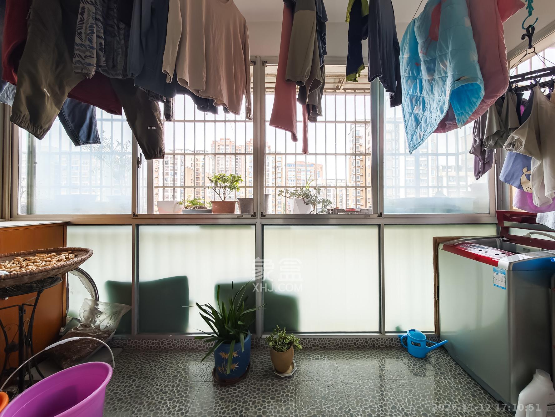 北湾景园 3室2厅1卫 86.0万 北湾景园 3室2厅1卫 86.0万阳台