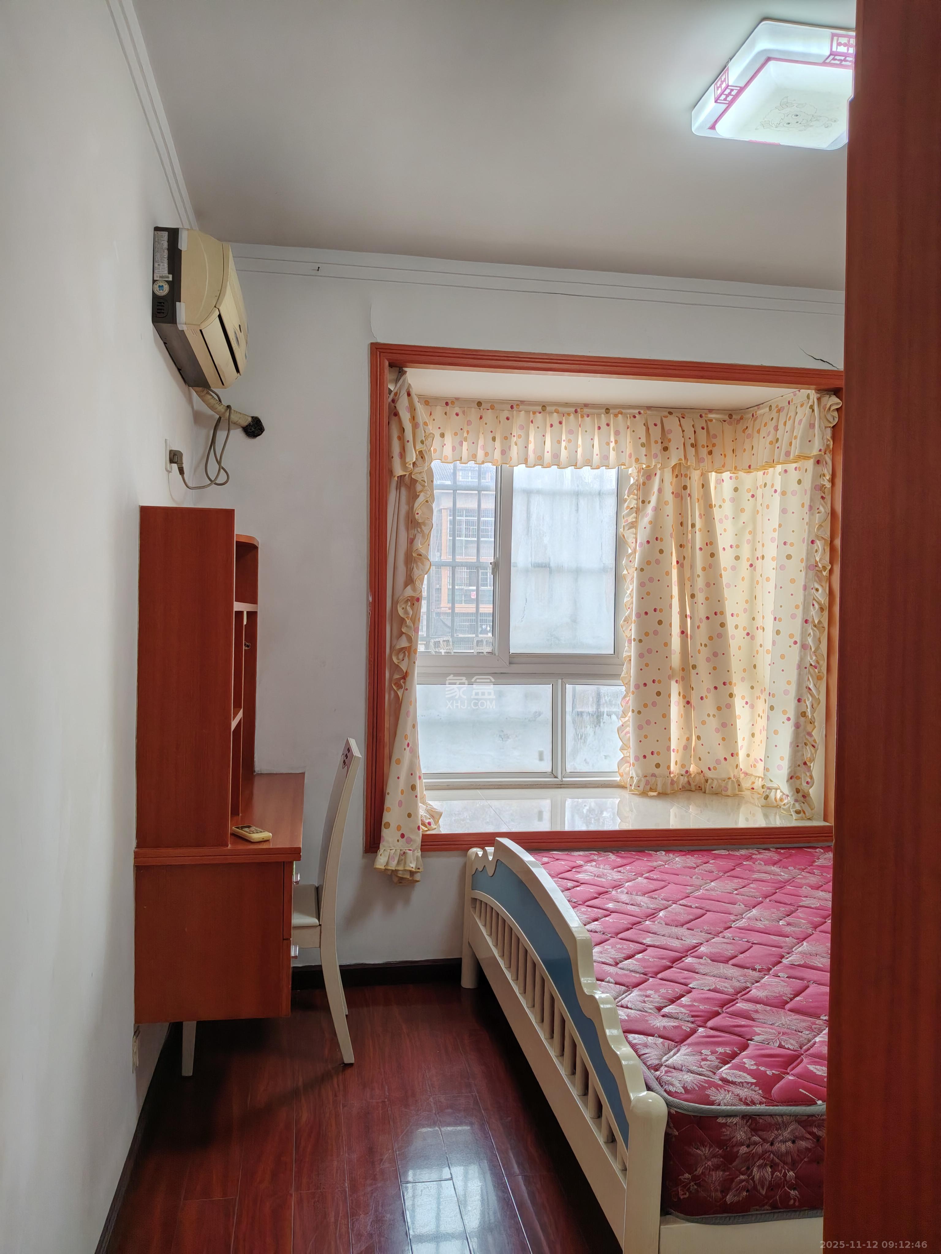 鄱阳小区  3室2厅1卫    1600.0元/月室内图