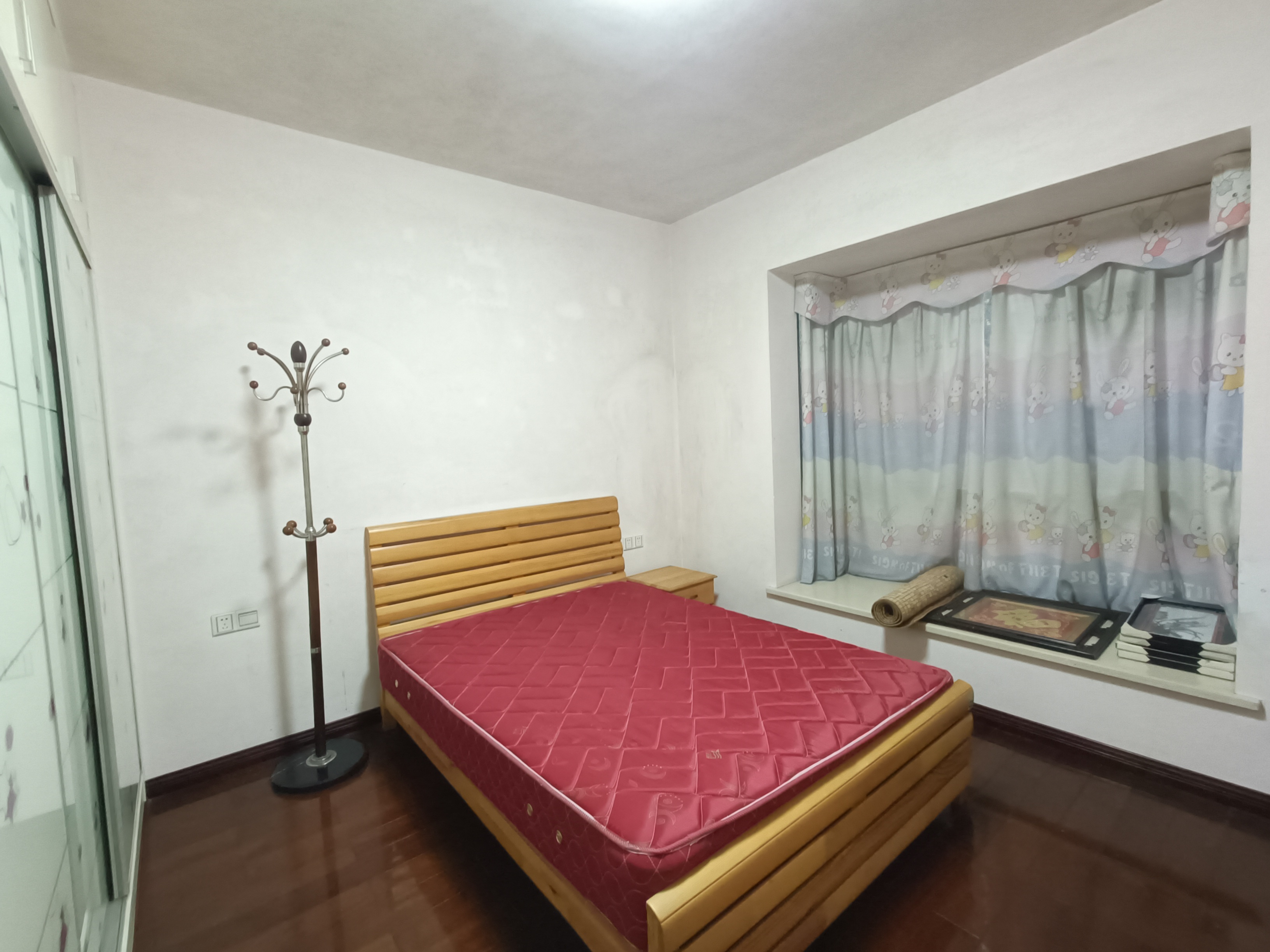 海创明珠花园 4室2厅2卫 57.8万 海创明珠花园 4室2厅2卫 57.8万室内图