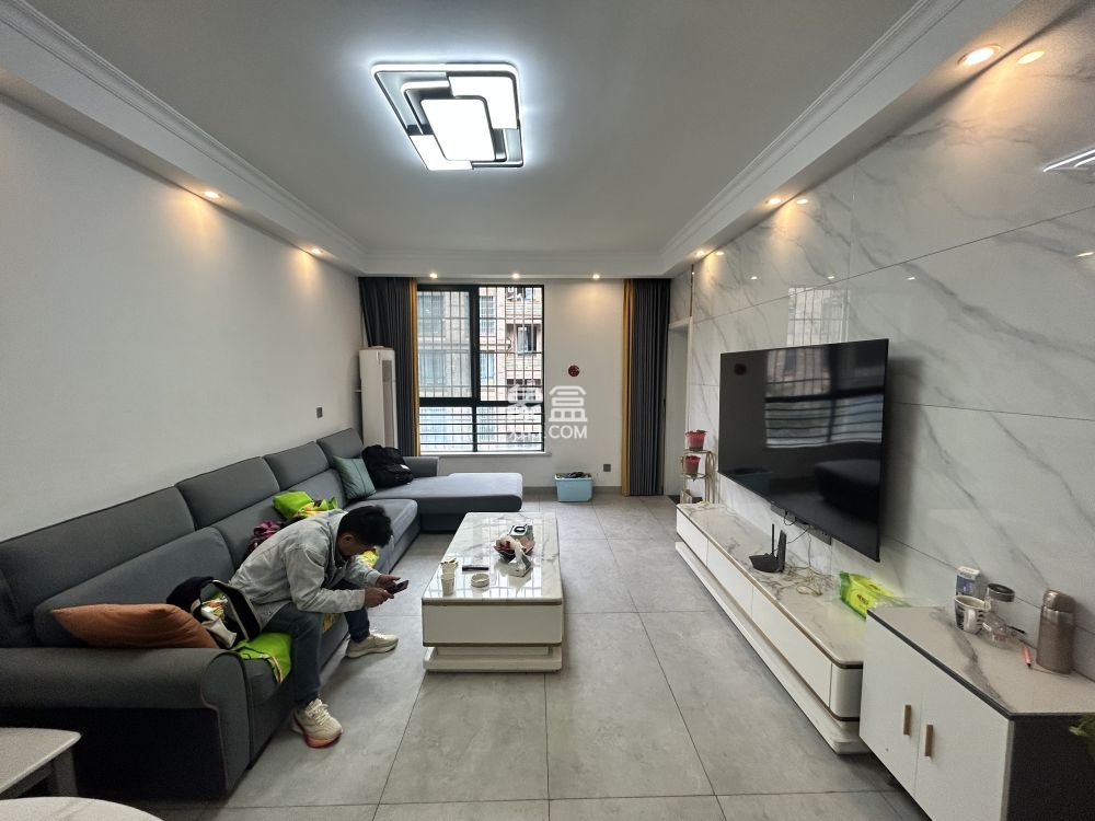 尚格名城香榭丽舍  3室2厅1卫    43.0万