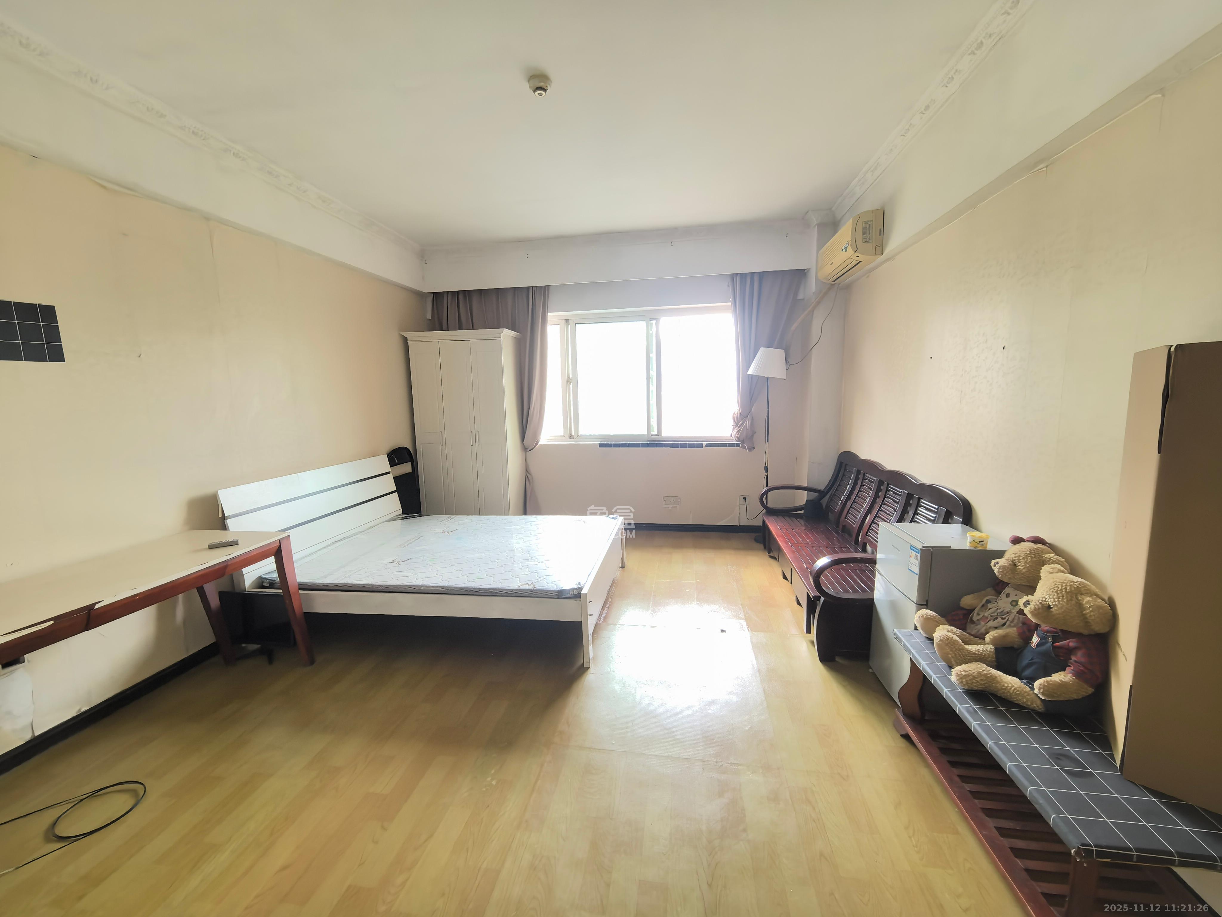 长远华樟名府  1室1厅1卫    1200.0元/月