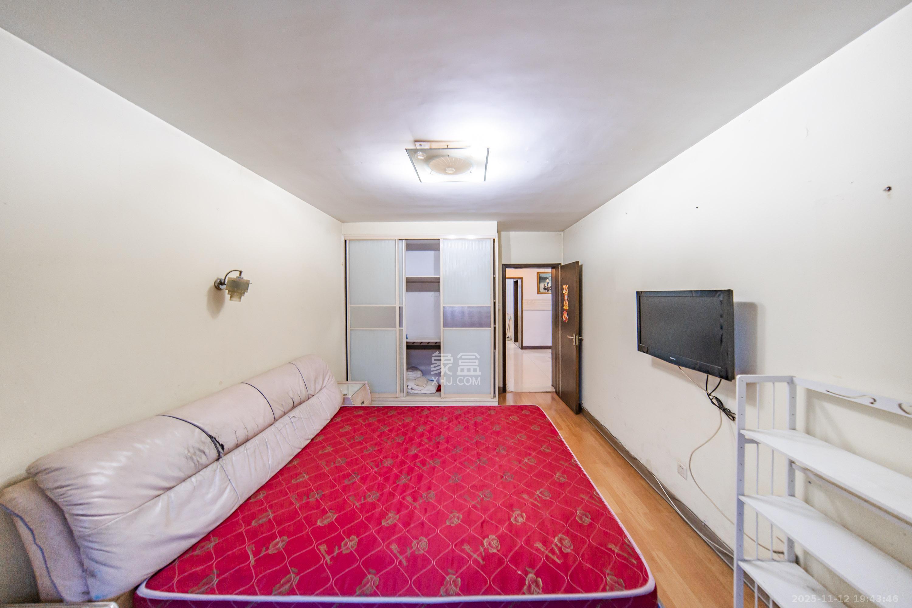 四方小区 2室2厅1卫 62.0万 四方小区 2室2厅1卫 62.0万卧室